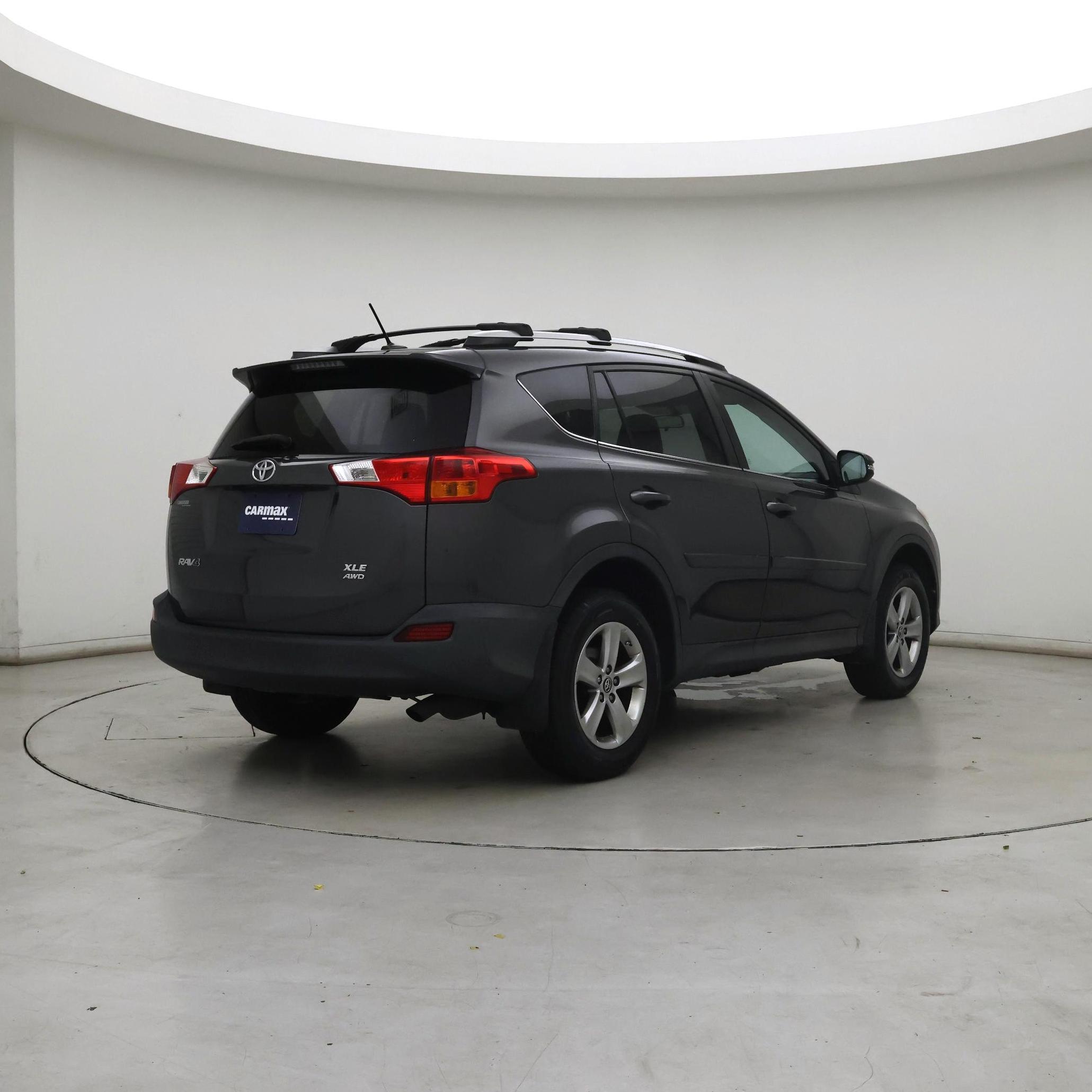 Thumbnail: 2015 Toyota RAV4 - 8