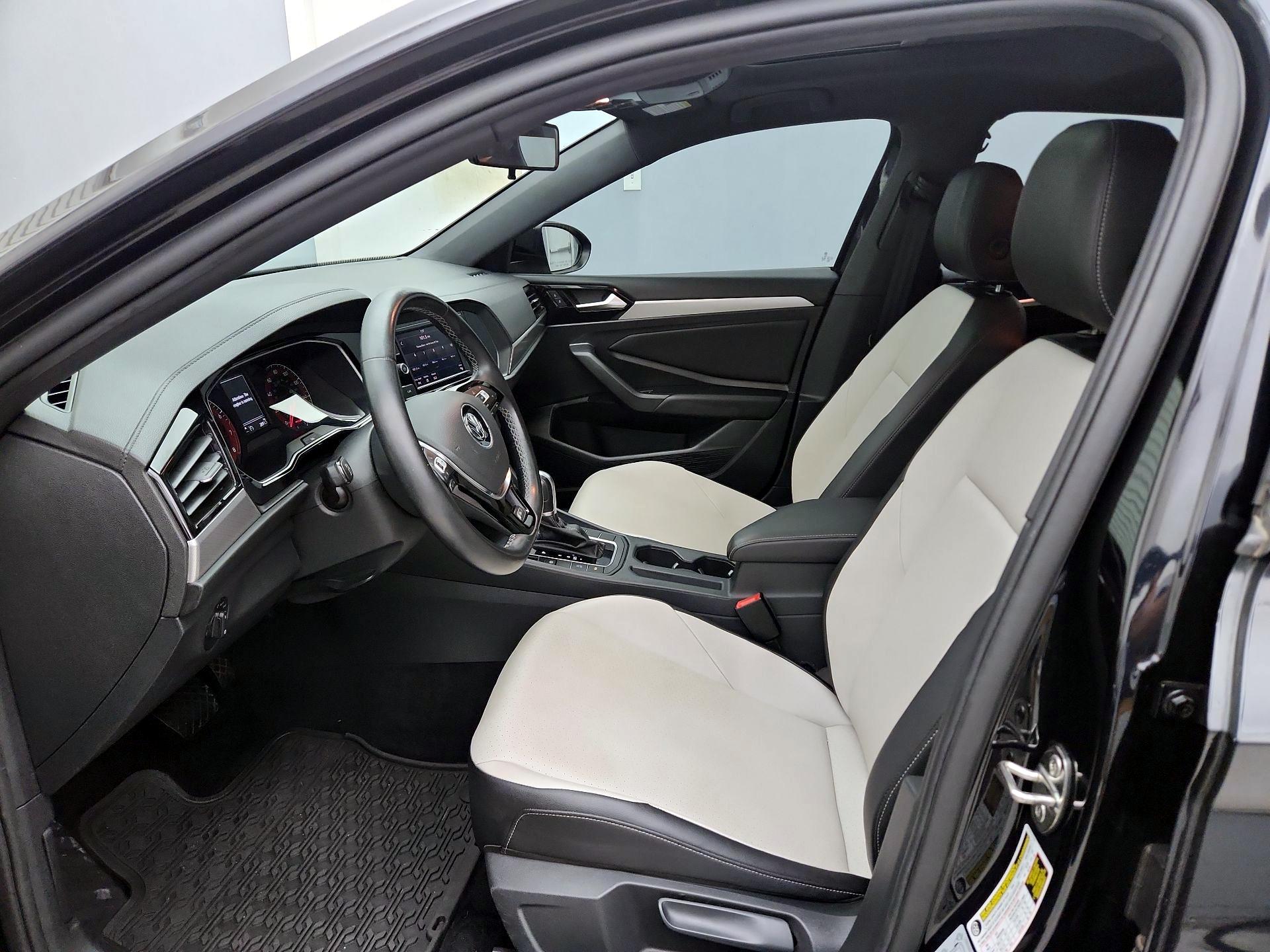 Thumbnail: 2019 Volkswagen Jetta - 11