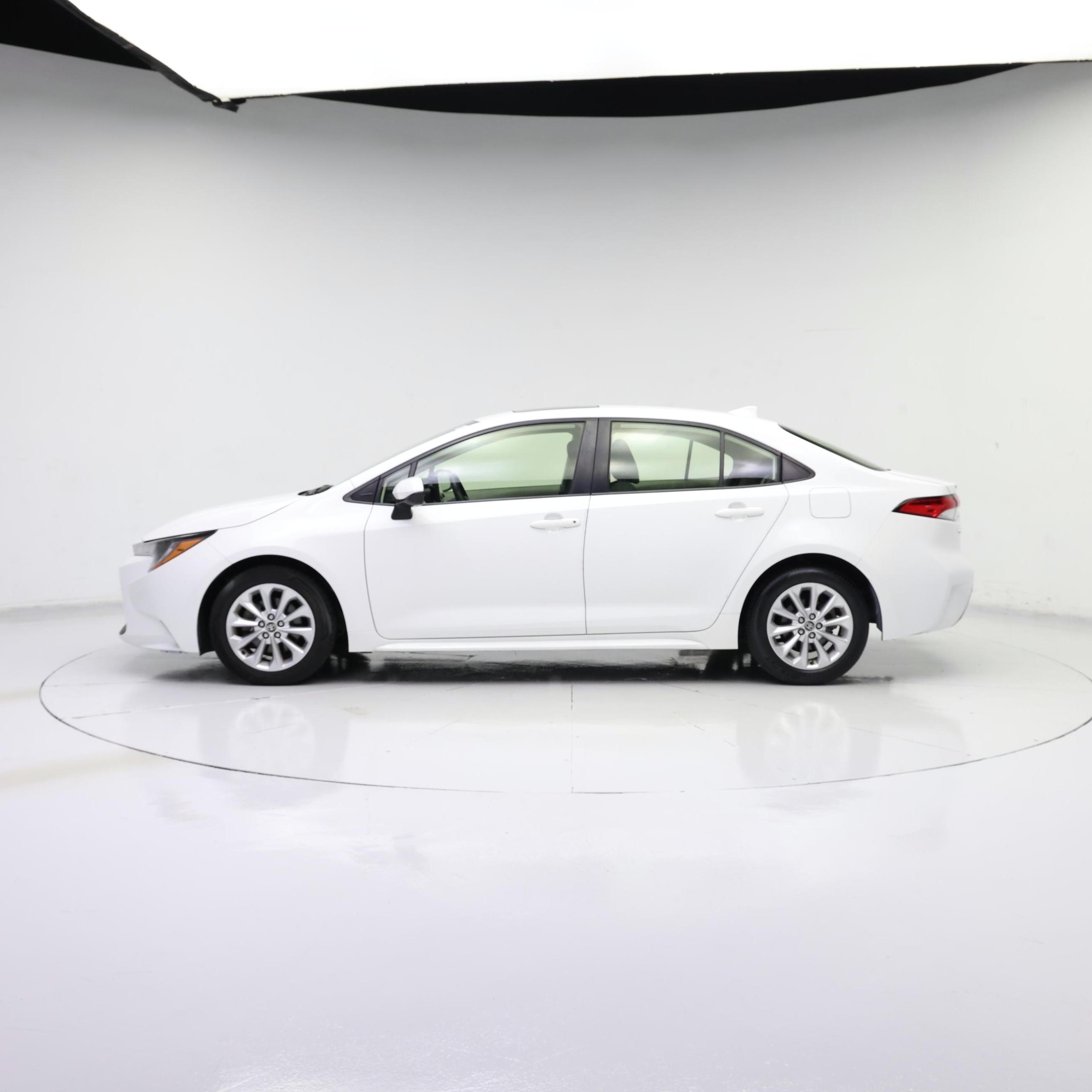 Thumbnail: 2022 Toyota Corolla - 3