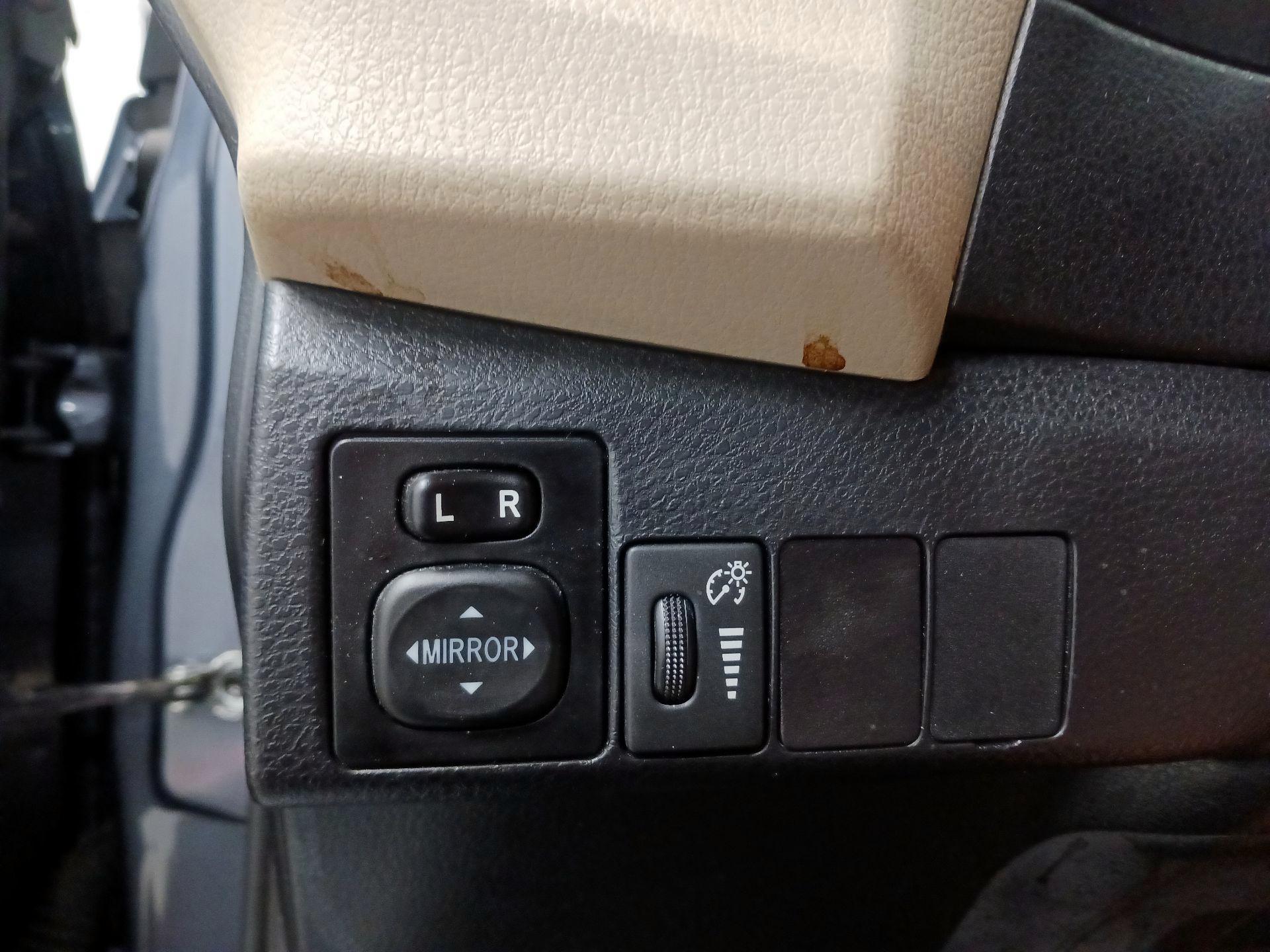 Thumbnail: 2014 Toyota Corolla - 13
