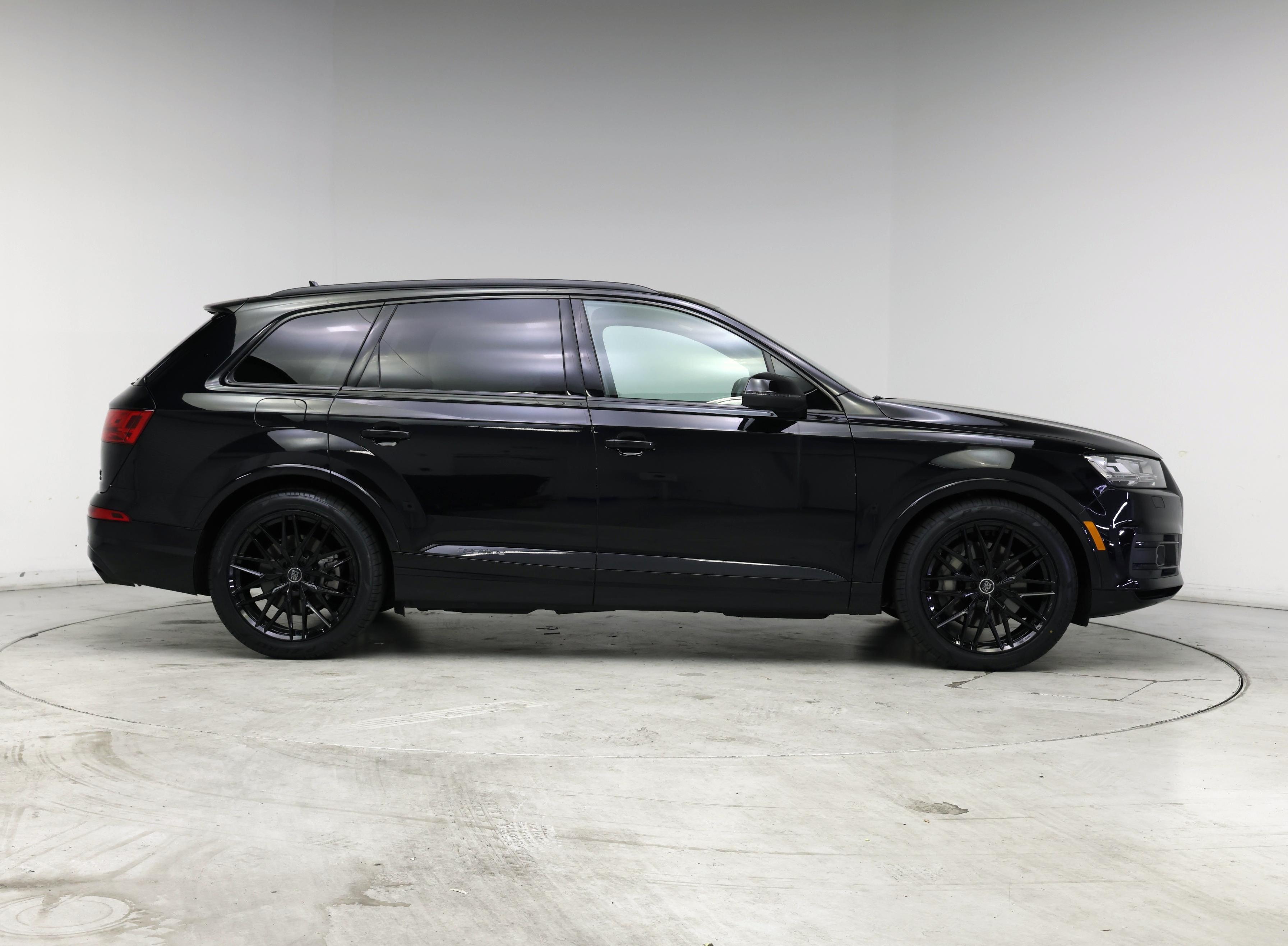 Thumbnail: 2018 Audi Q7 - 7