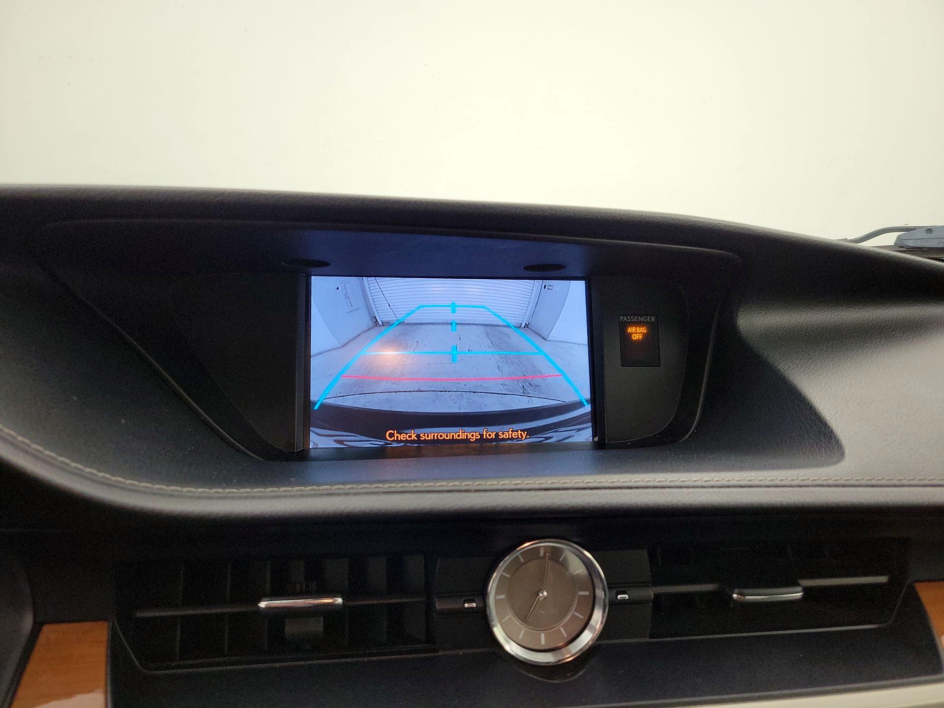 Thumbnail: 2014 Lexus ES - 15