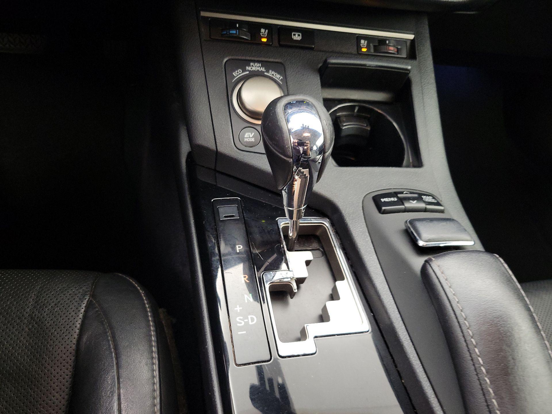 Thumbnail: 2014 Lexus ES - 18