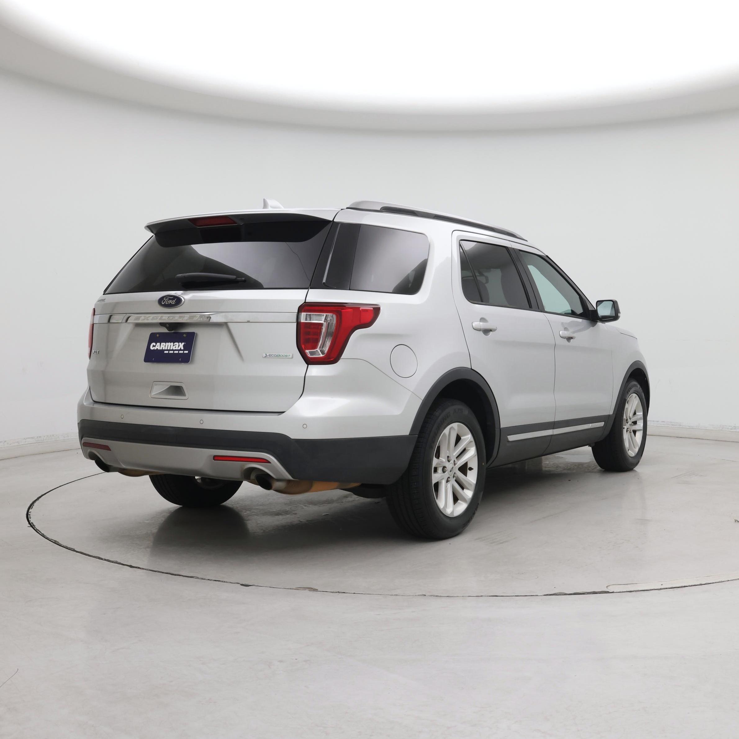 Thumbnail: 2017 Ford Explorer - 8
