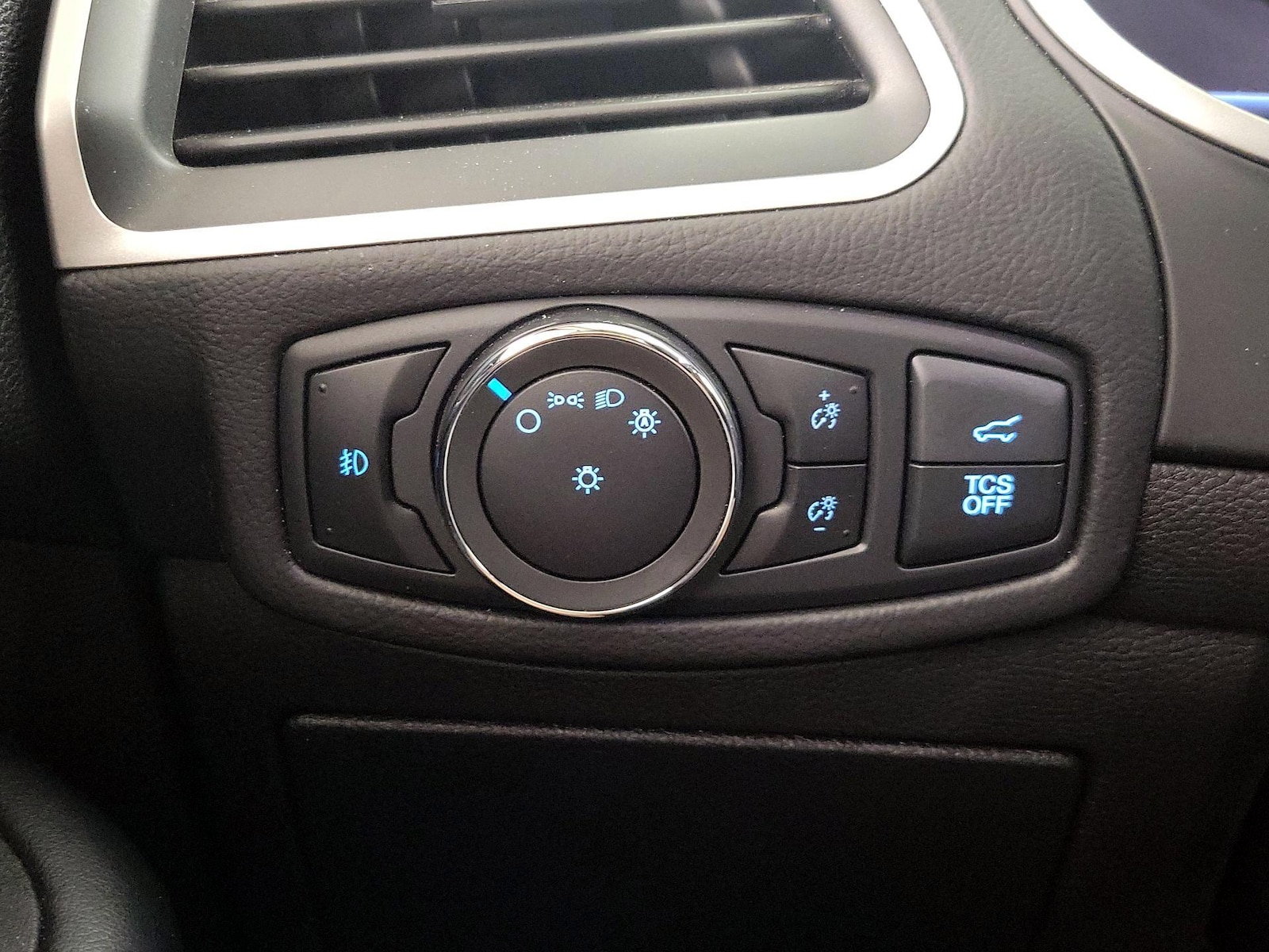 2021 Ford Edge SEL - Photo 14