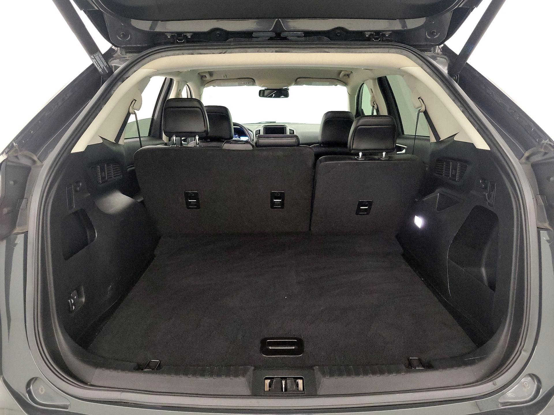 Thumbnail: 2021 Ford Edge - 20