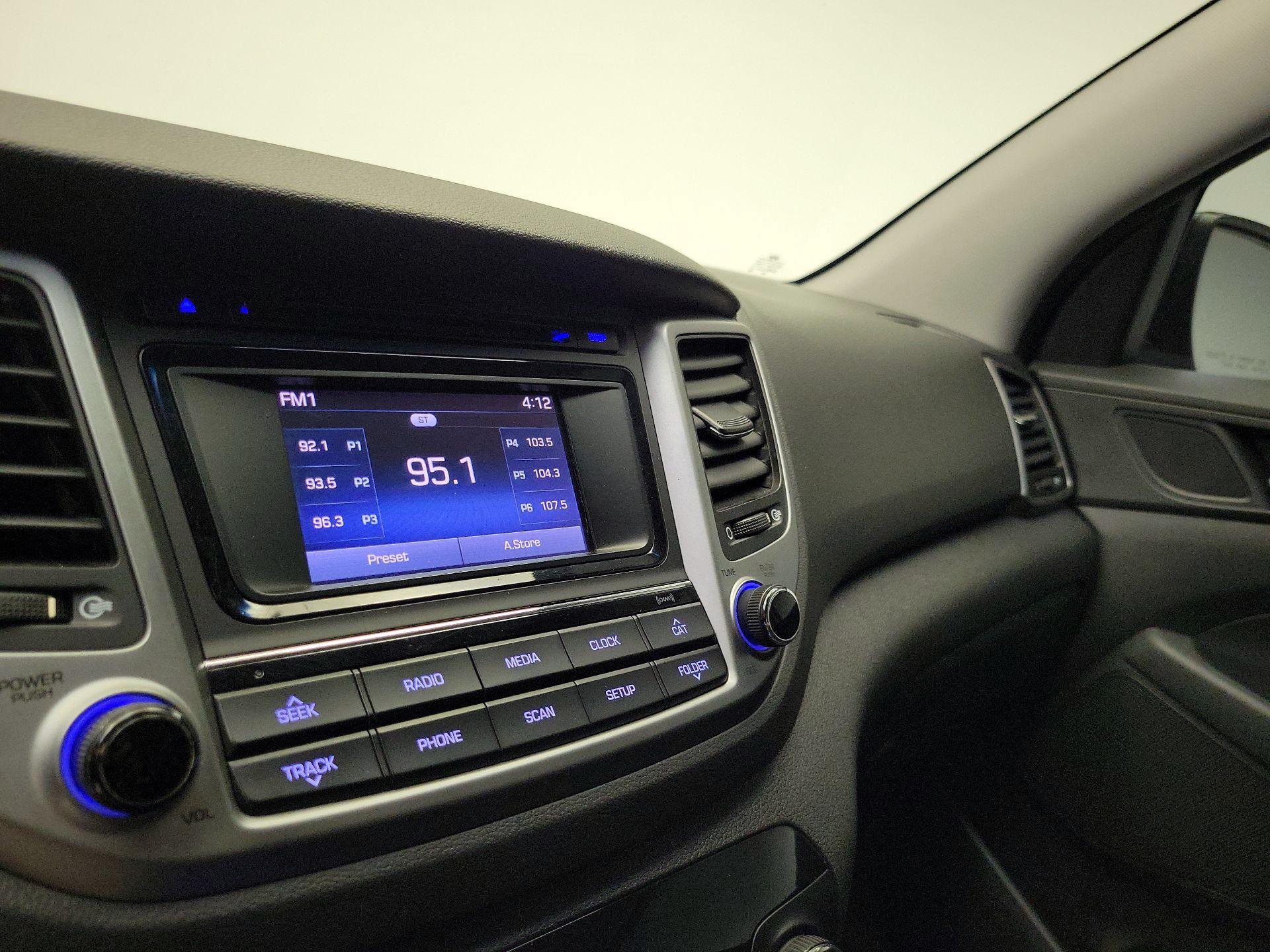 Thumbnail: 2017 Hyundai Tucson - 15