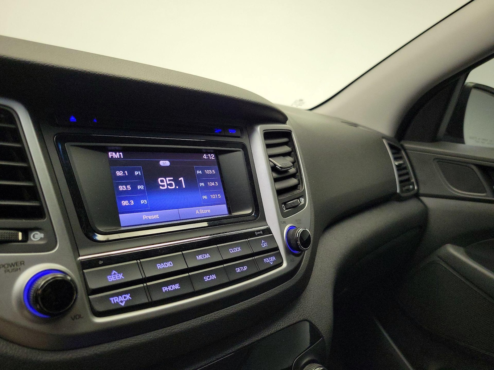 2017 Hyundai Tucson SE - Photo 16