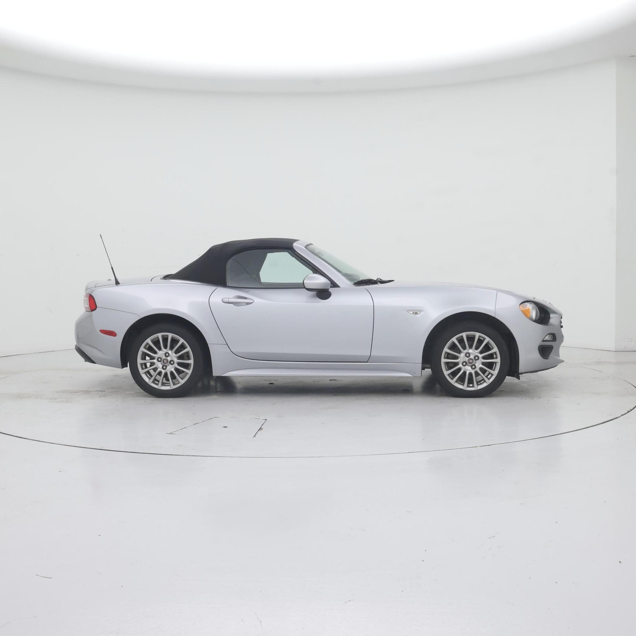 Thumbnail: 2018 Fiat 124 Spider - 7