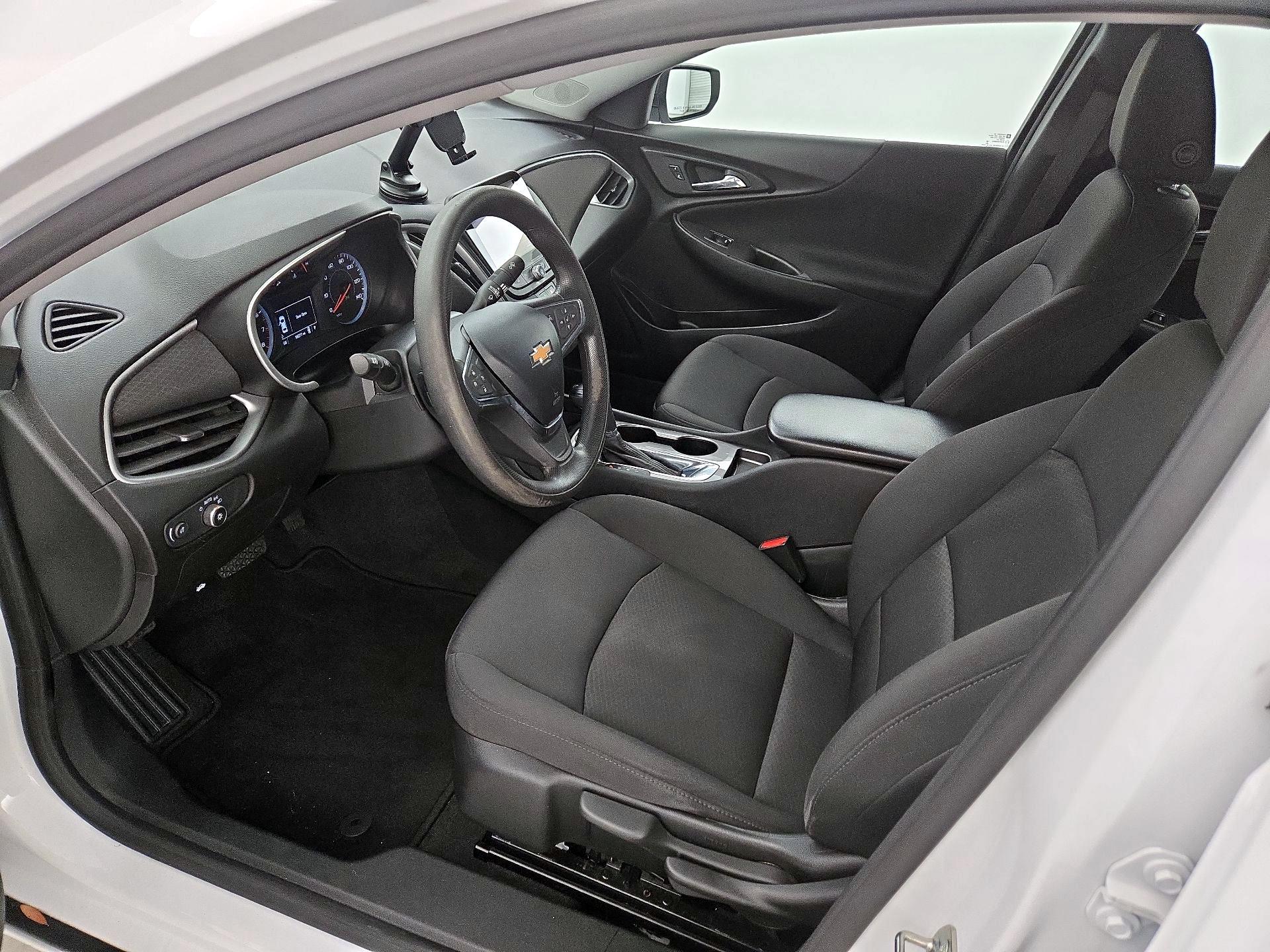 Thumbnail: 2020 Chevrolet Malibu - 11