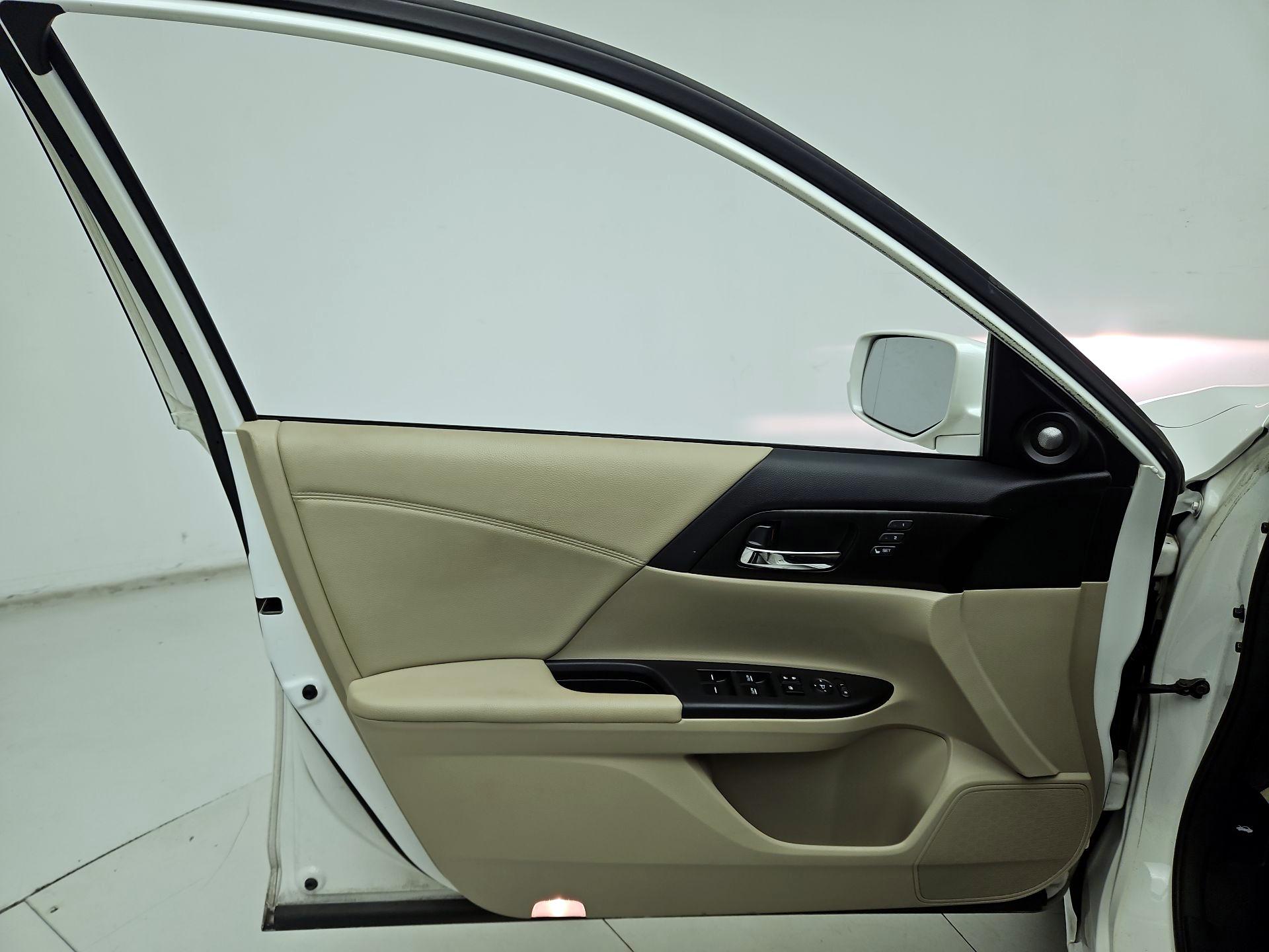 Thumbnail: 2014 Honda Accord - 12