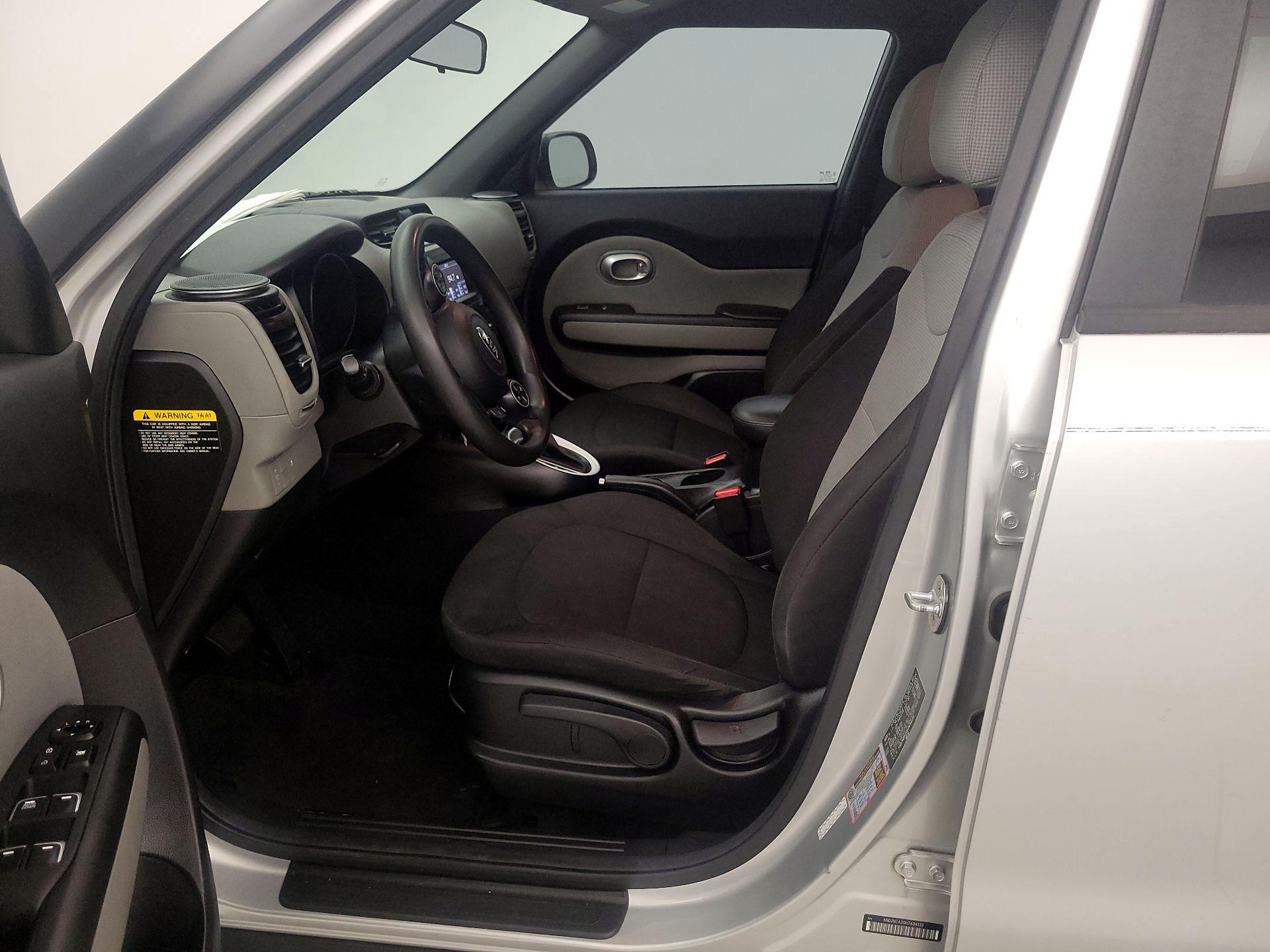 Thumbnail: 2017 Kia Soul - 9