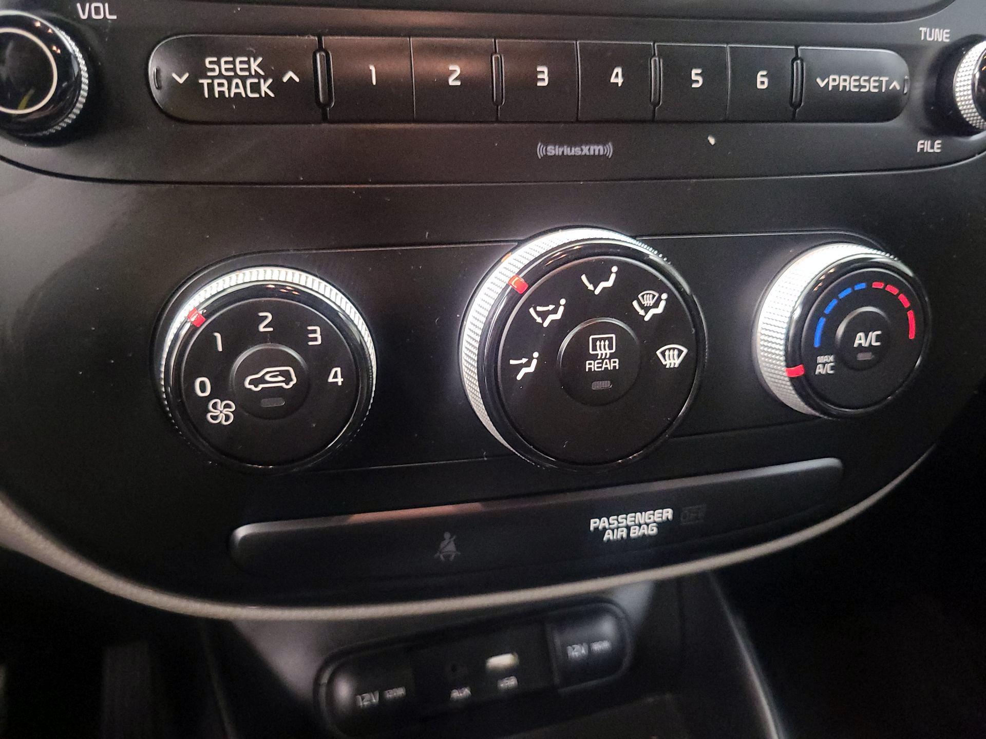 Thumbnail: 2017 Kia Soul - 13