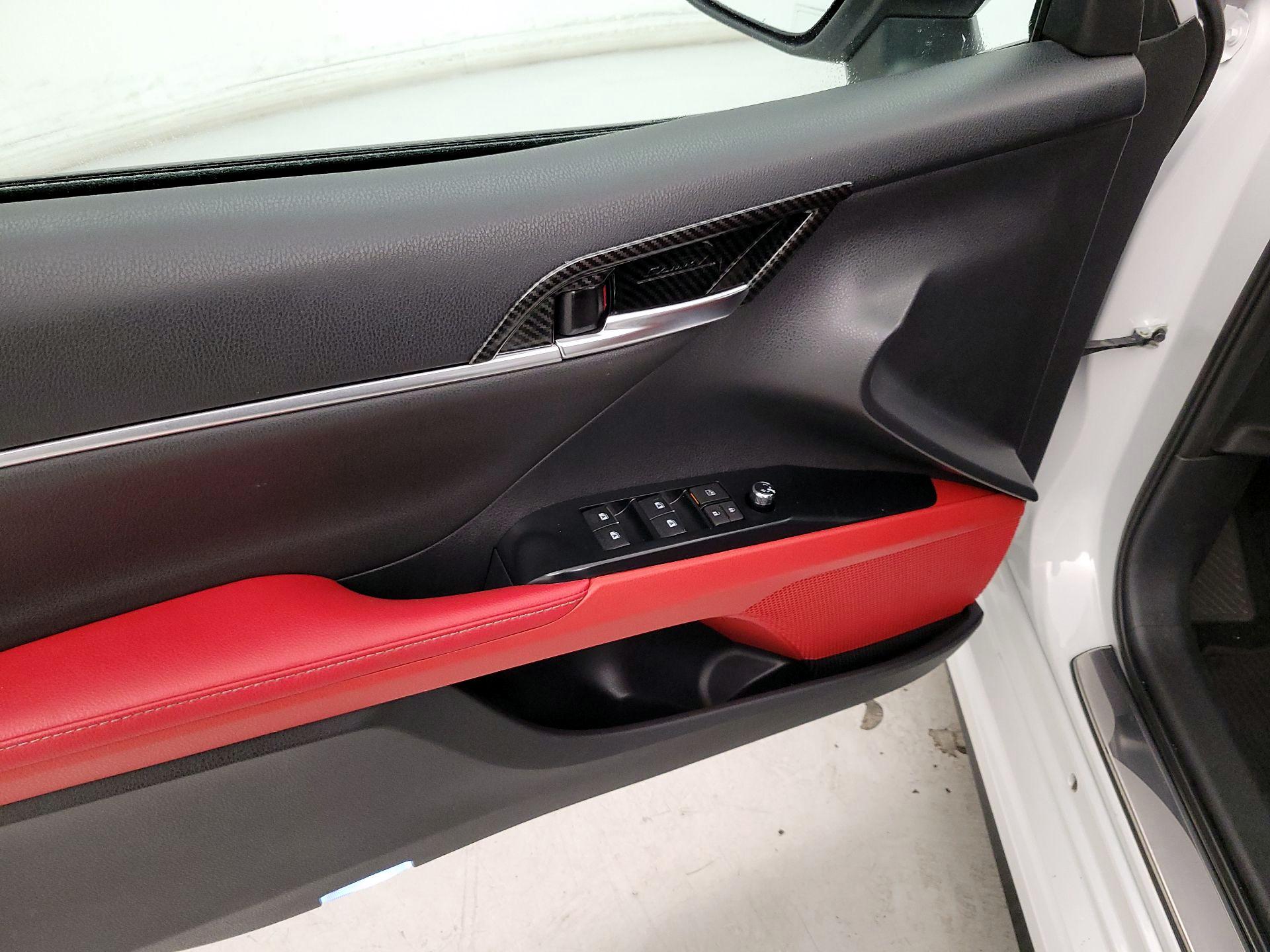 Thumbnail: 2019 Toyota Camry - 12