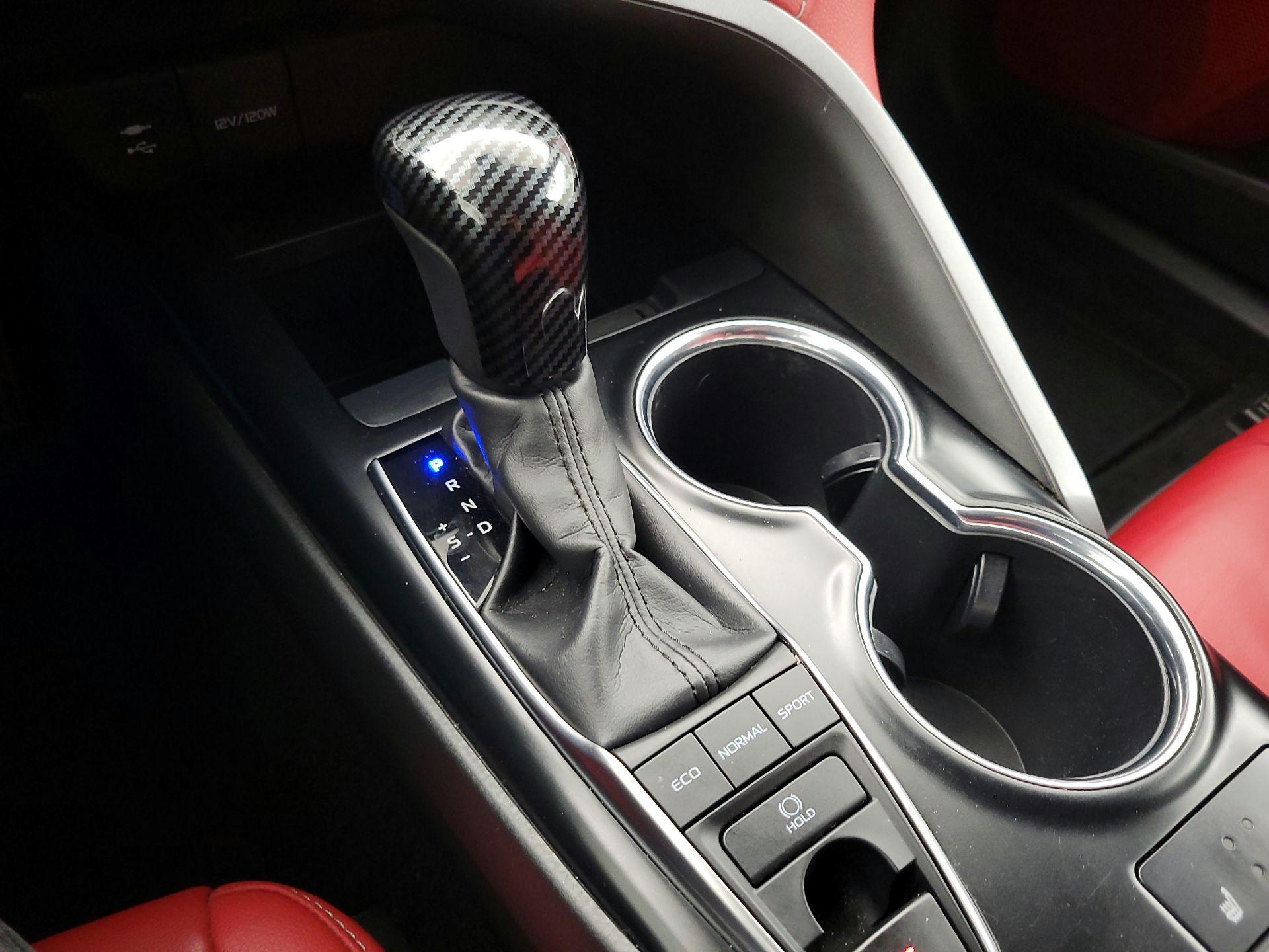 Thumbnail: 2019 Toyota Camry - 17