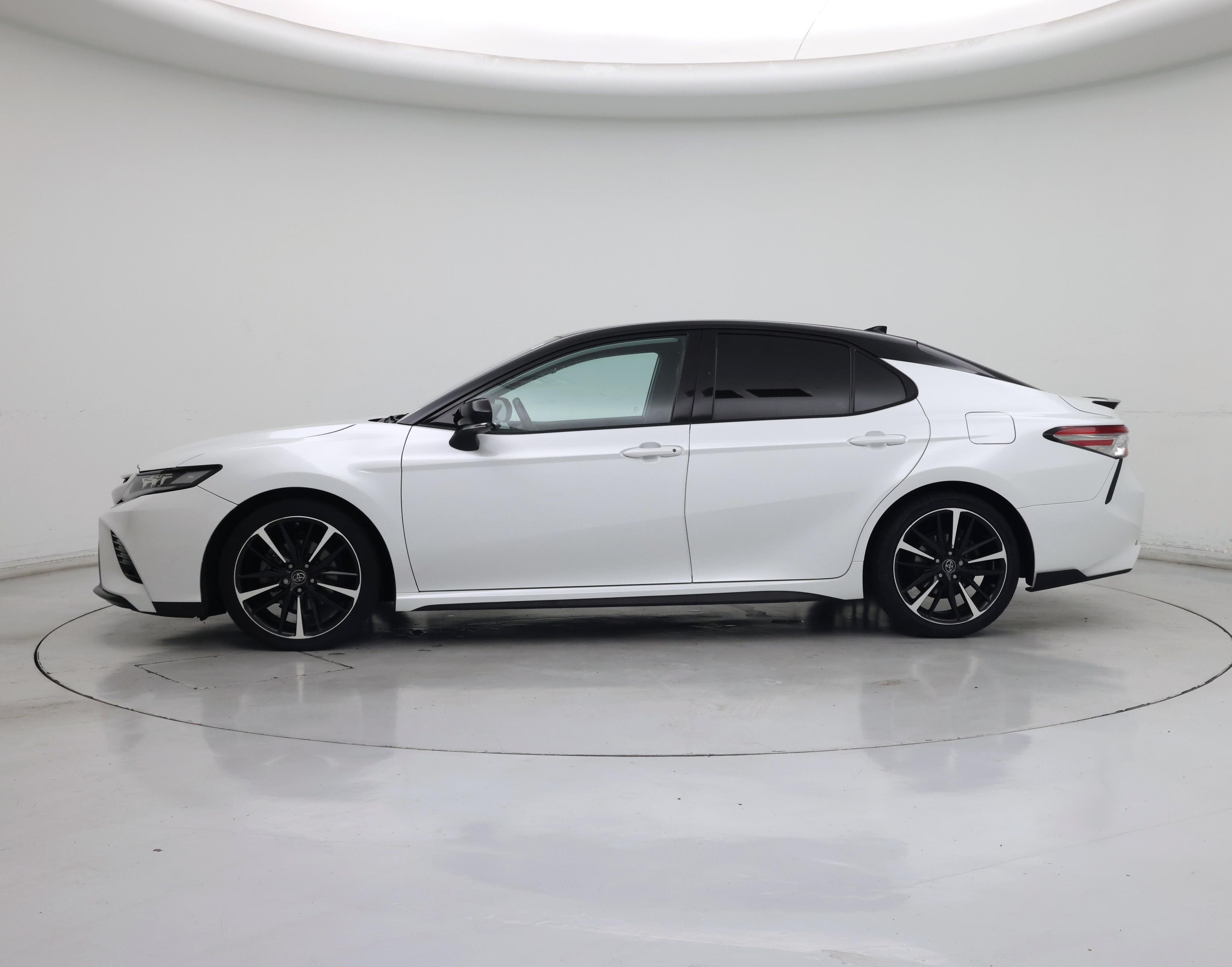 Thumbnail: 2019 Toyota Camry - 3