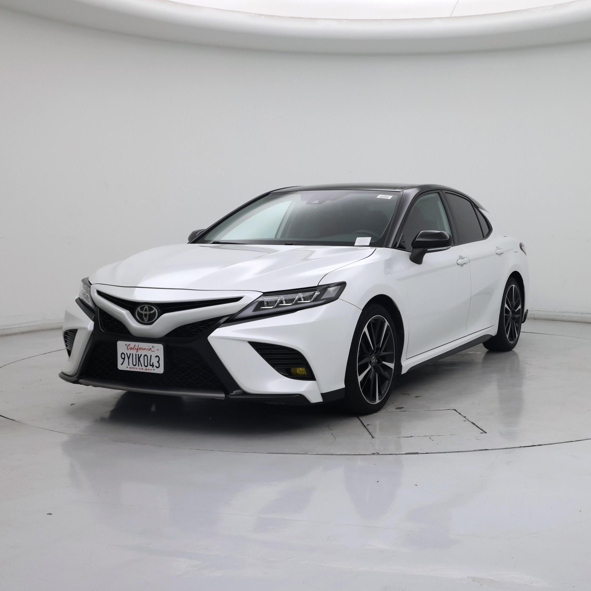 Thumbnail: 2019 Toyota Camry - 4