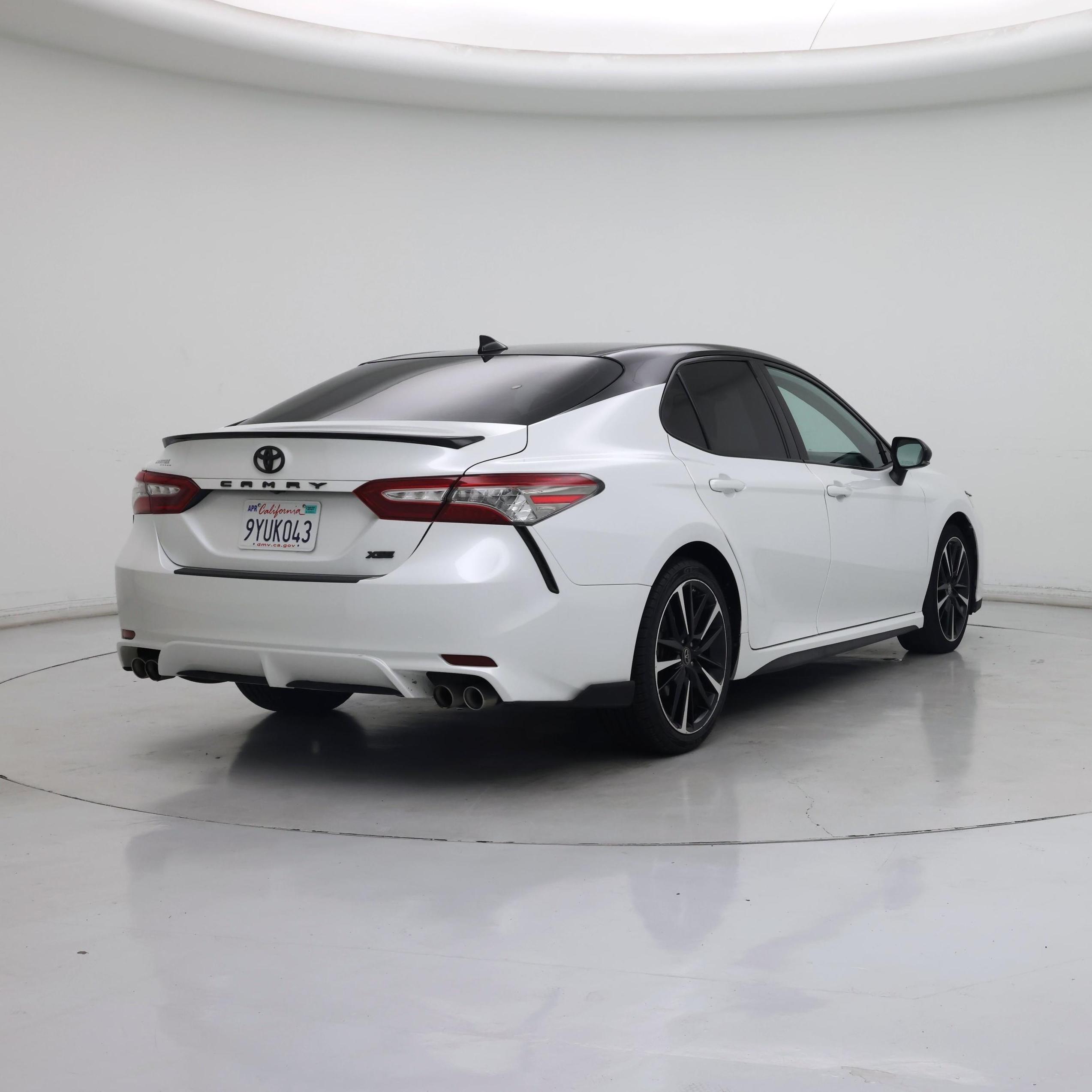 Thumbnail: 2019 Toyota Camry - 8