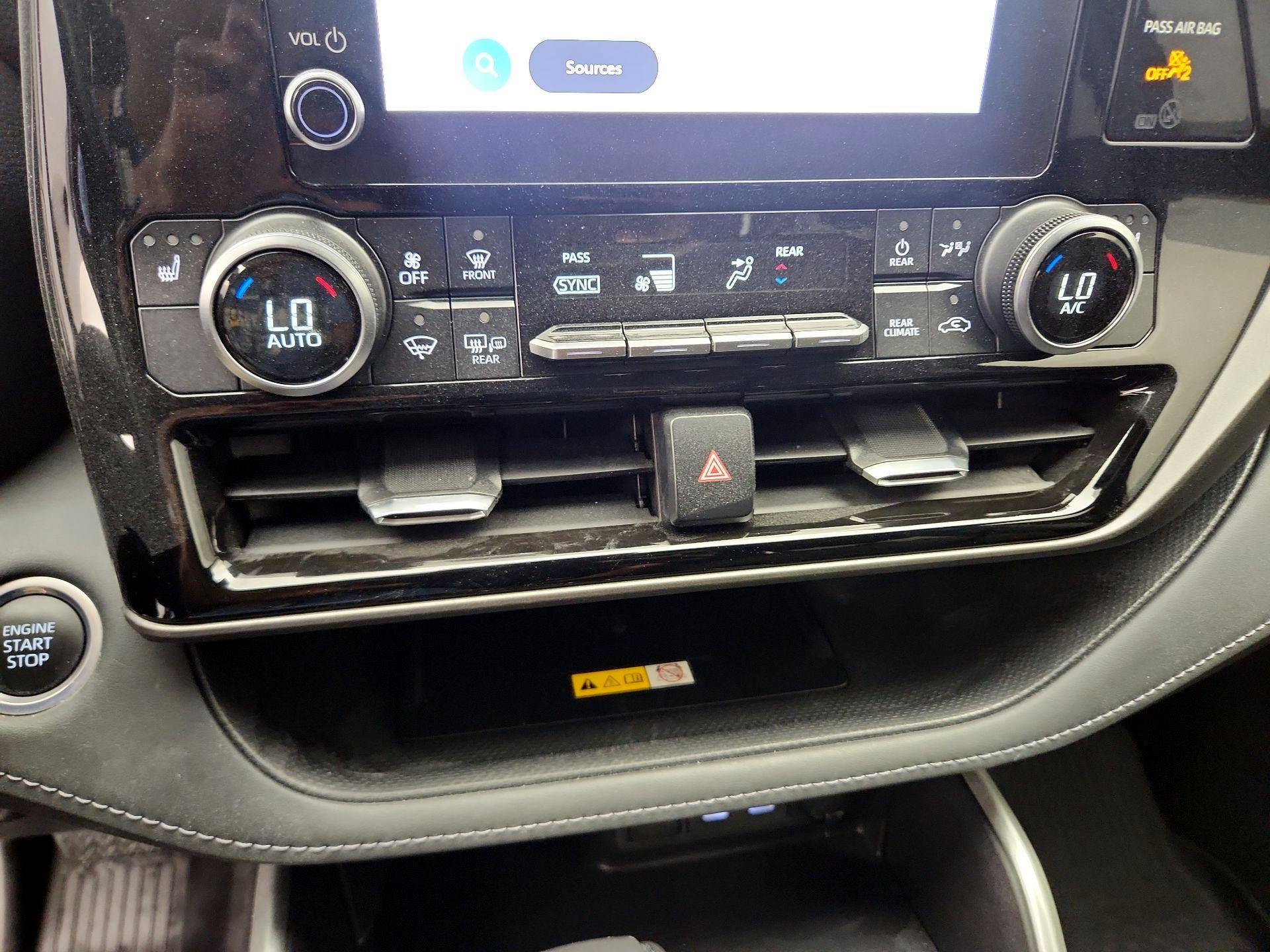 Thumbnail: 2024 Toyota Highlander - 16