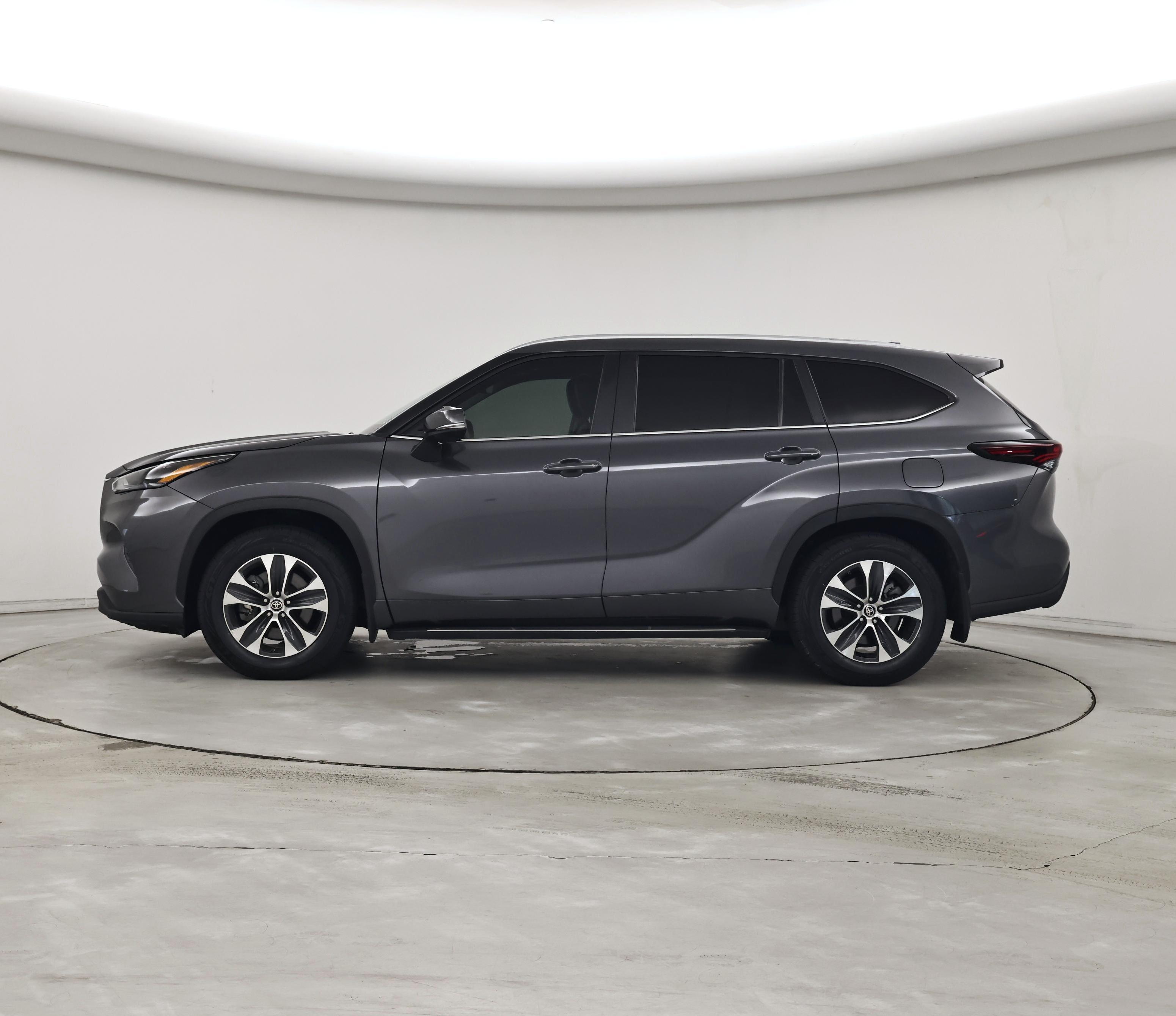 Thumbnail: 2024 Toyota Highlander - 3