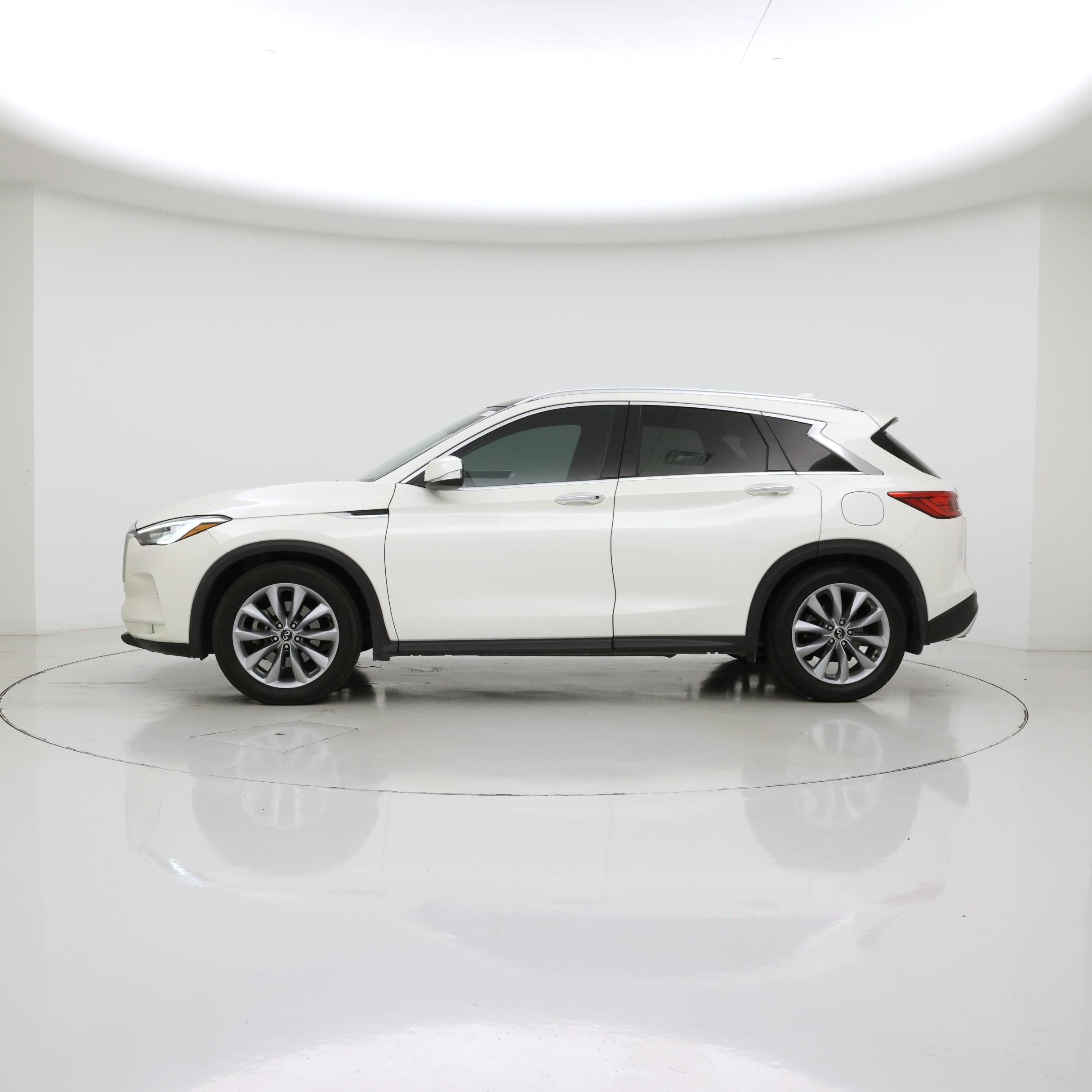 Thumbnail: 2019 INFINITI QX50 - 3