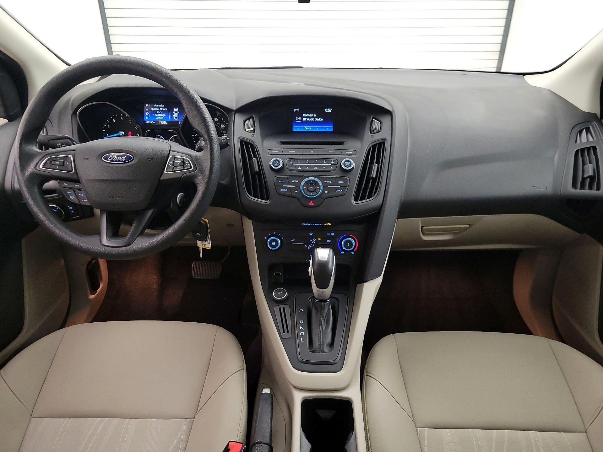 Thumbnail: 2015 Ford Focus - 9