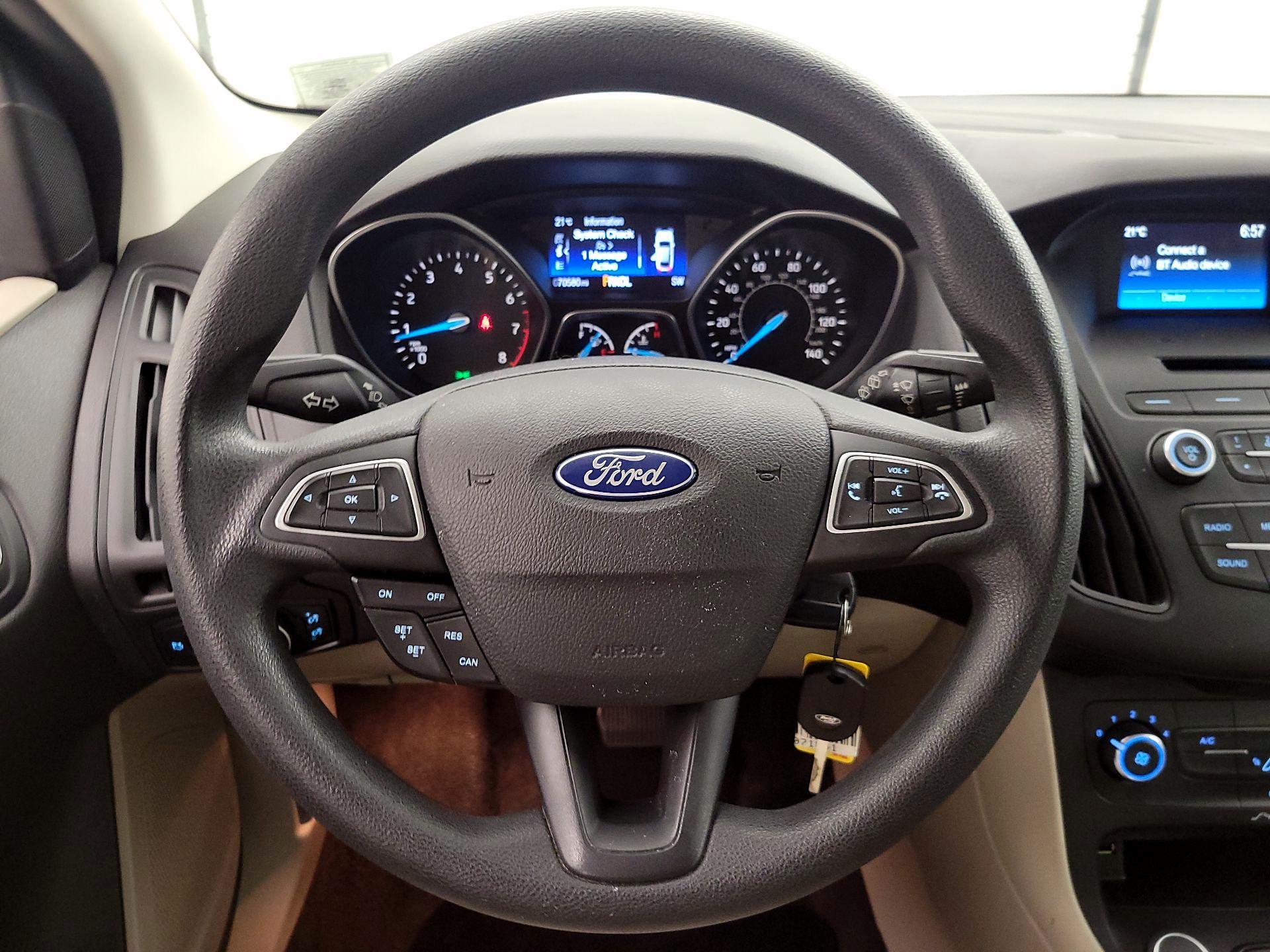 Thumbnail: 2015 Ford Focus - 10