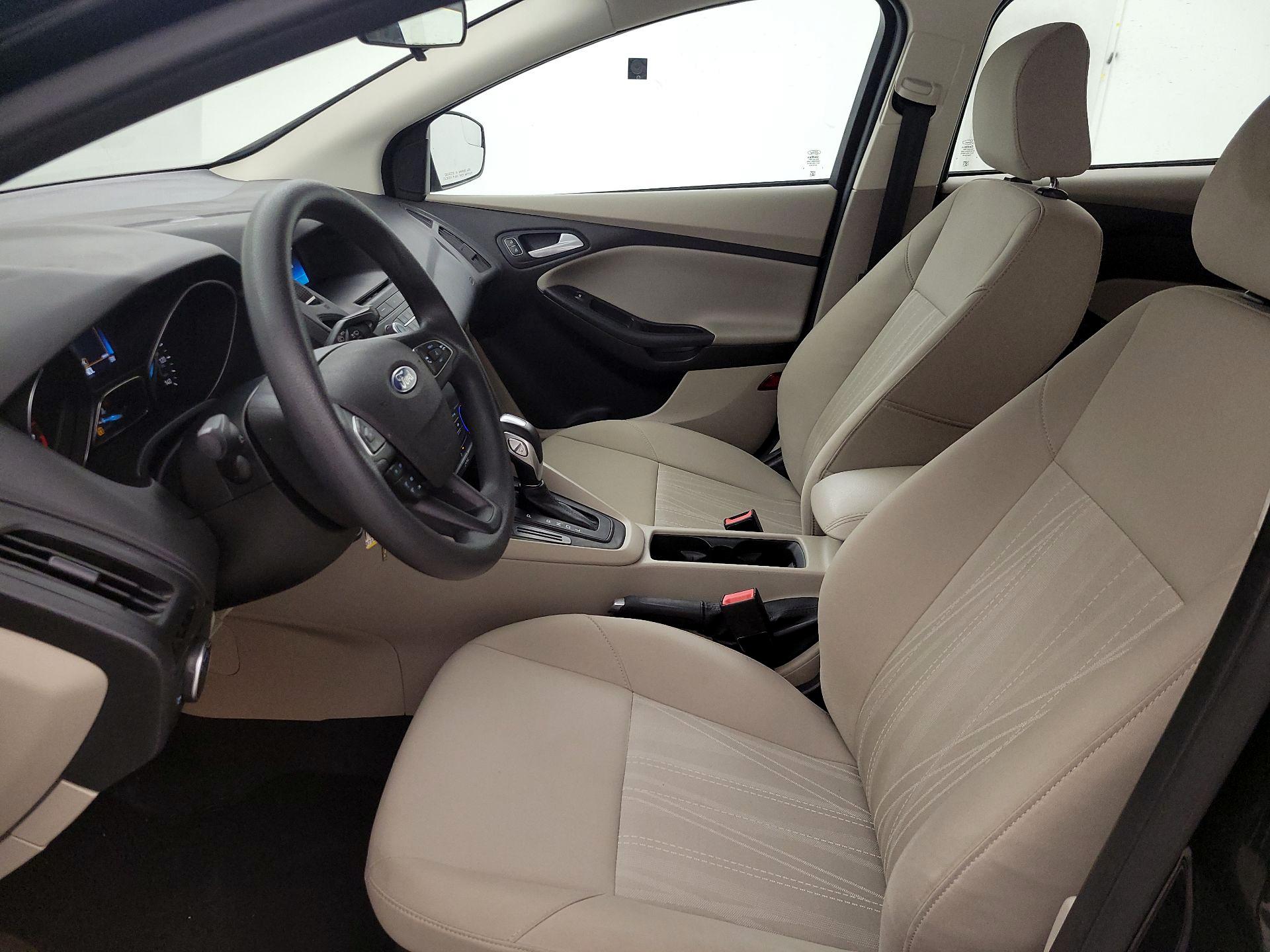 Thumbnail: 2015 Ford Focus - 11