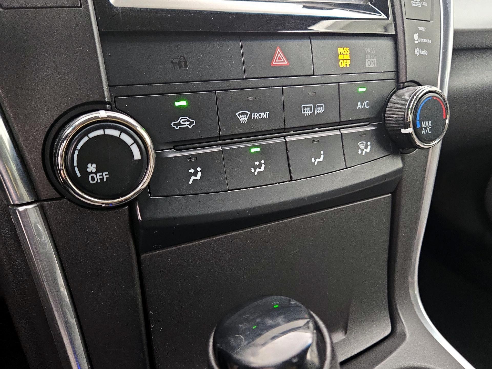 Thumbnail: 2015 Toyota Camry - 15