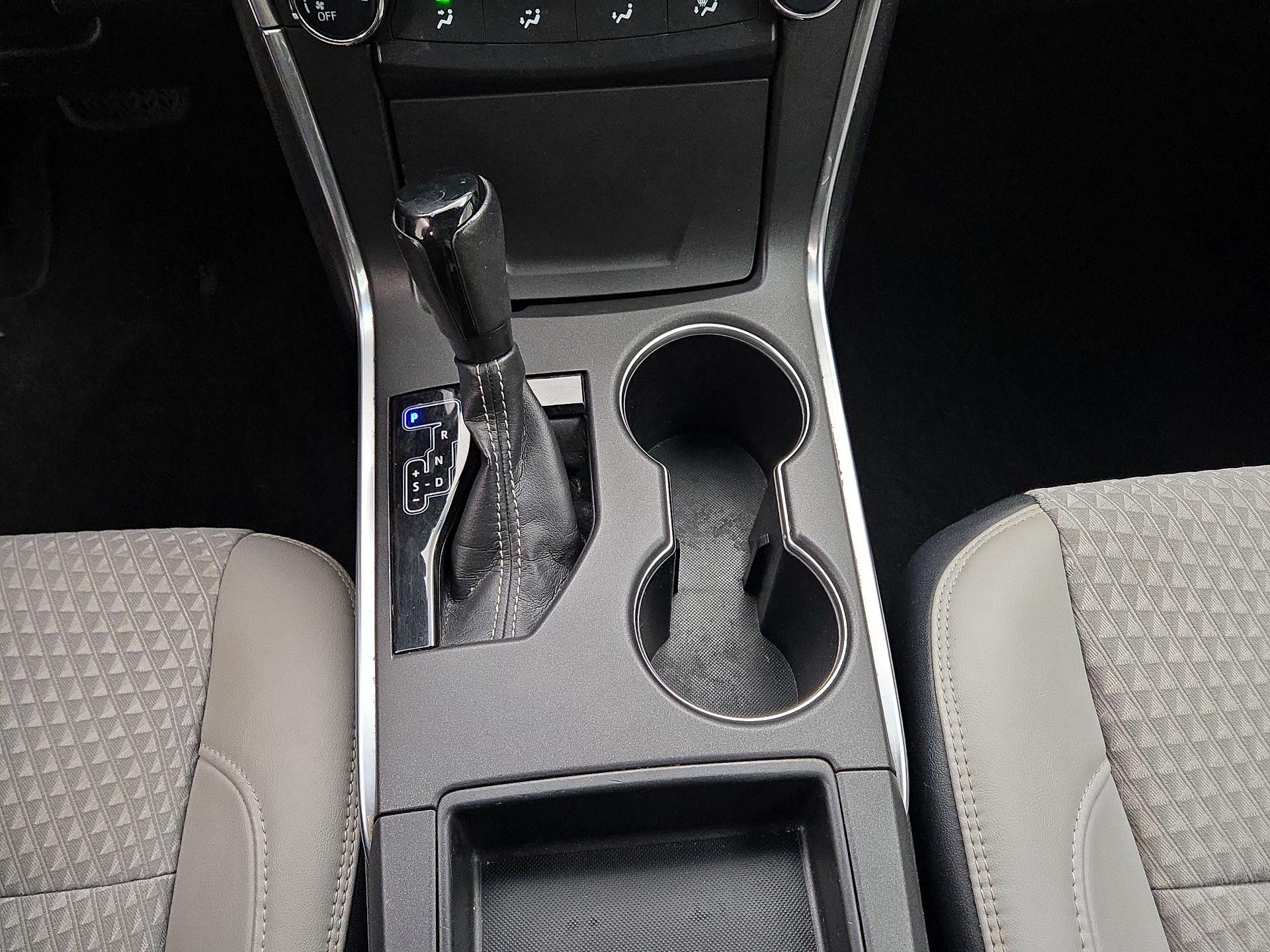 Thumbnail: 2015 Toyota Camry - 16