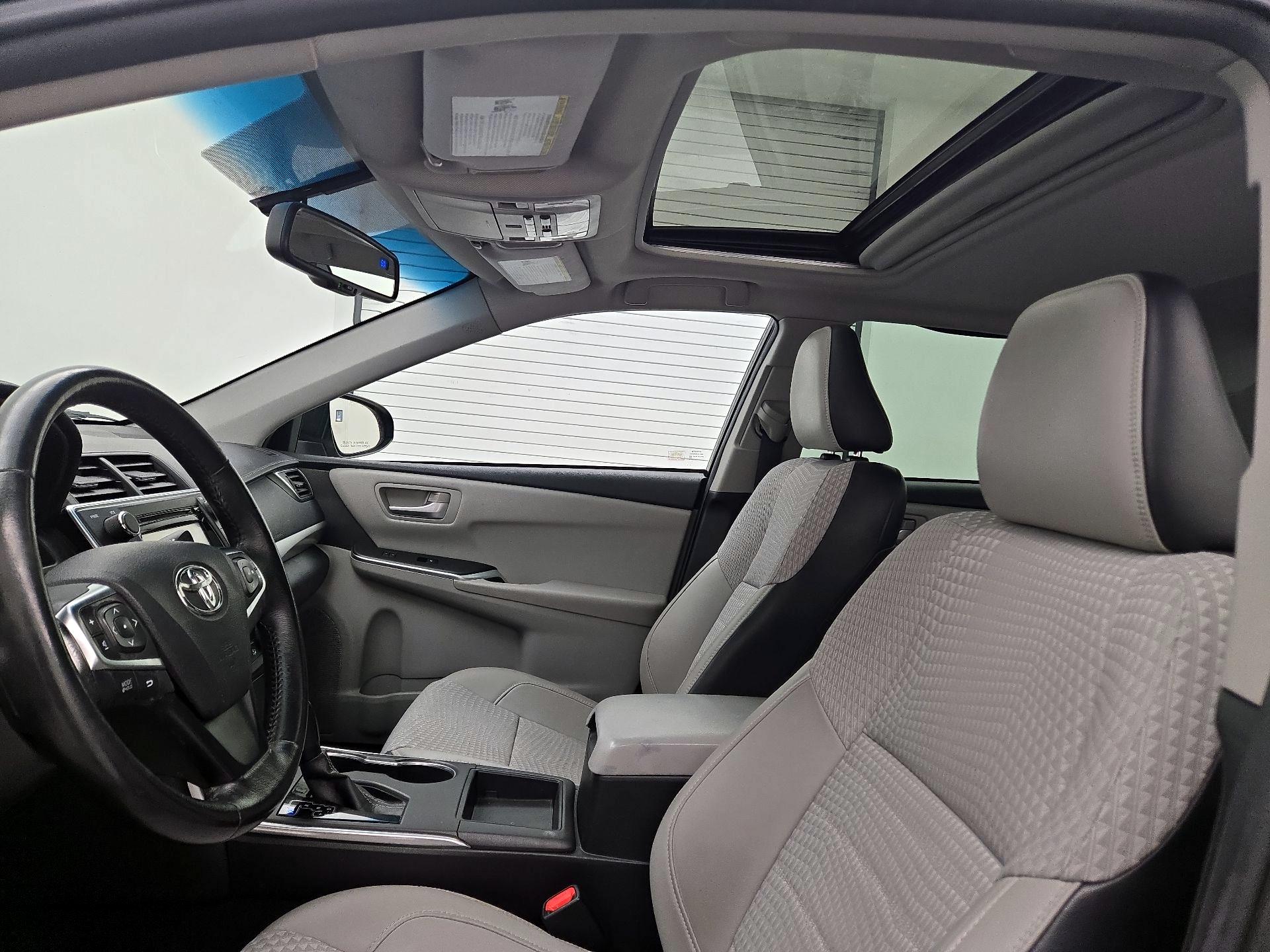 Thumbnail: 2015 Toyota Camry - 18