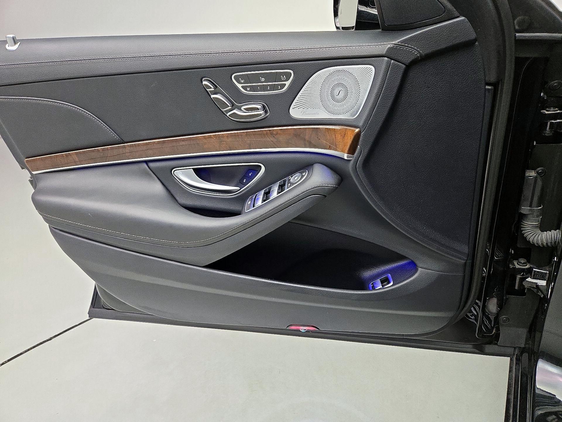 Thumbnail: 2015 Mercedes-Benz S-Class - 12