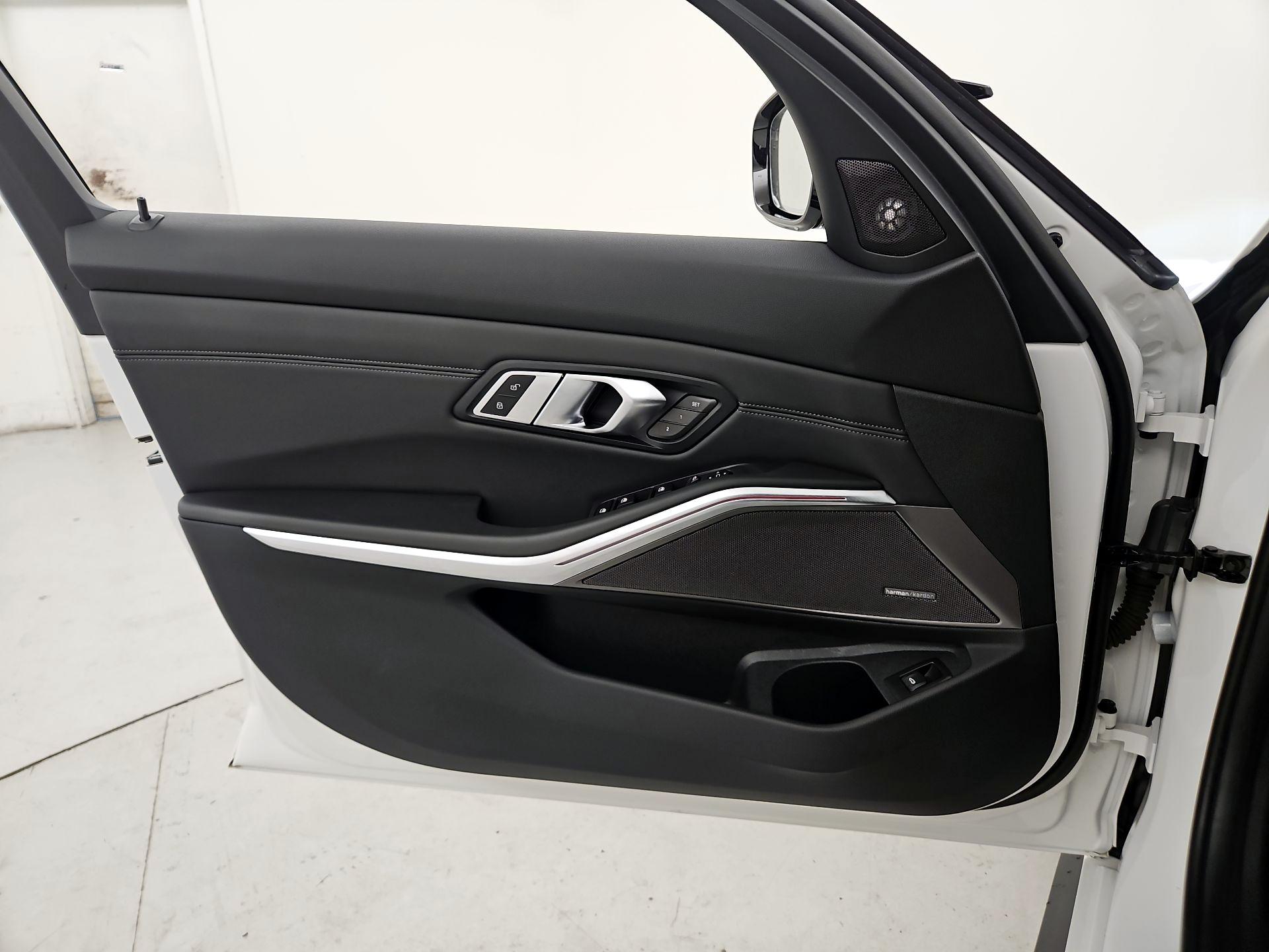 Thumbnail: 2023 BMW M3 - 12