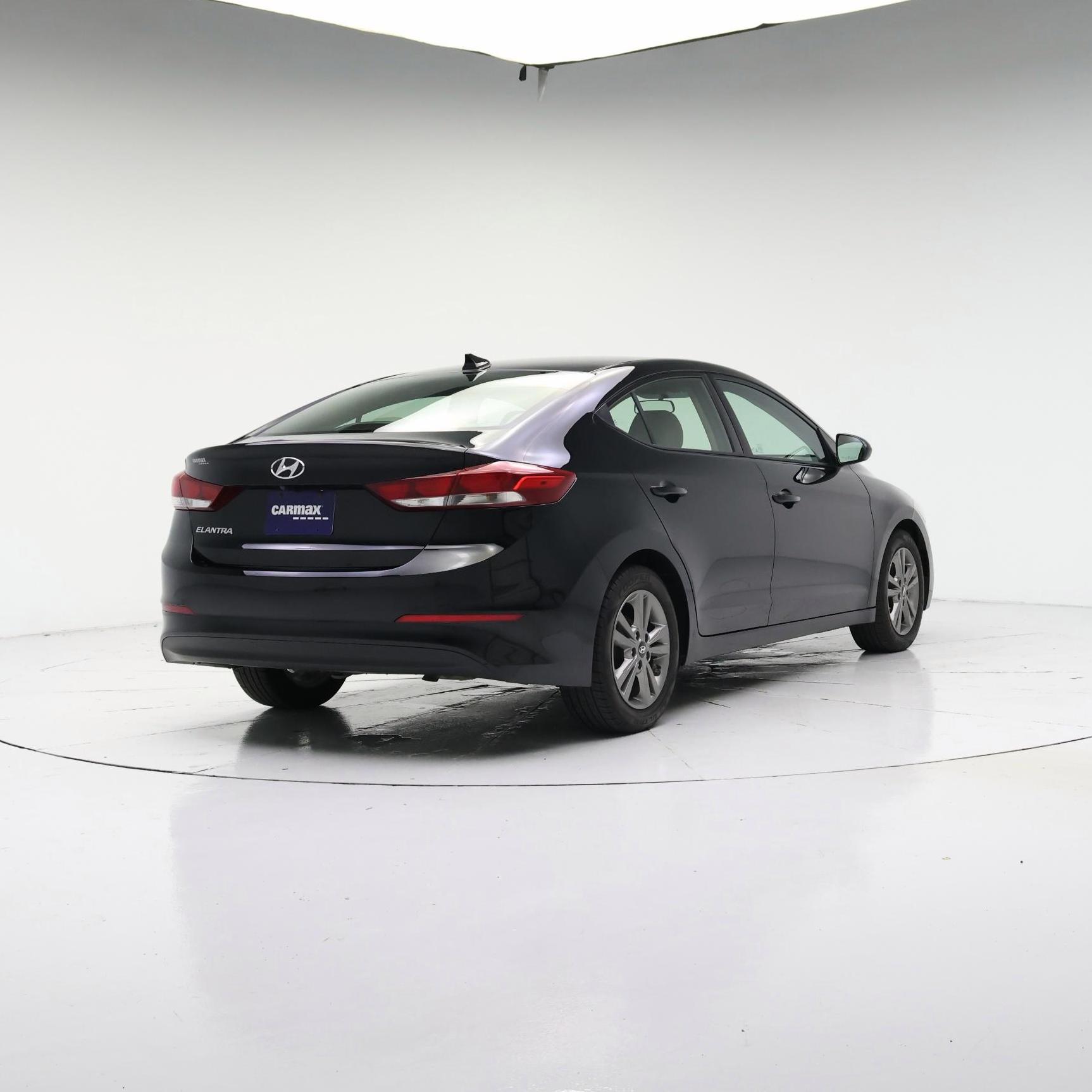 Thumbnail: 2017 Hyundai Elantra - 8