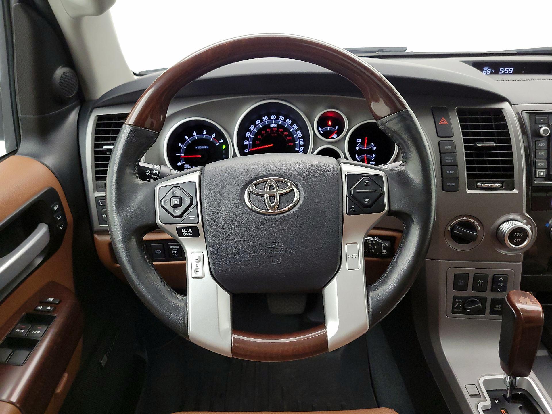 Thumbnail: 2014 Toyota Sequoia - 10