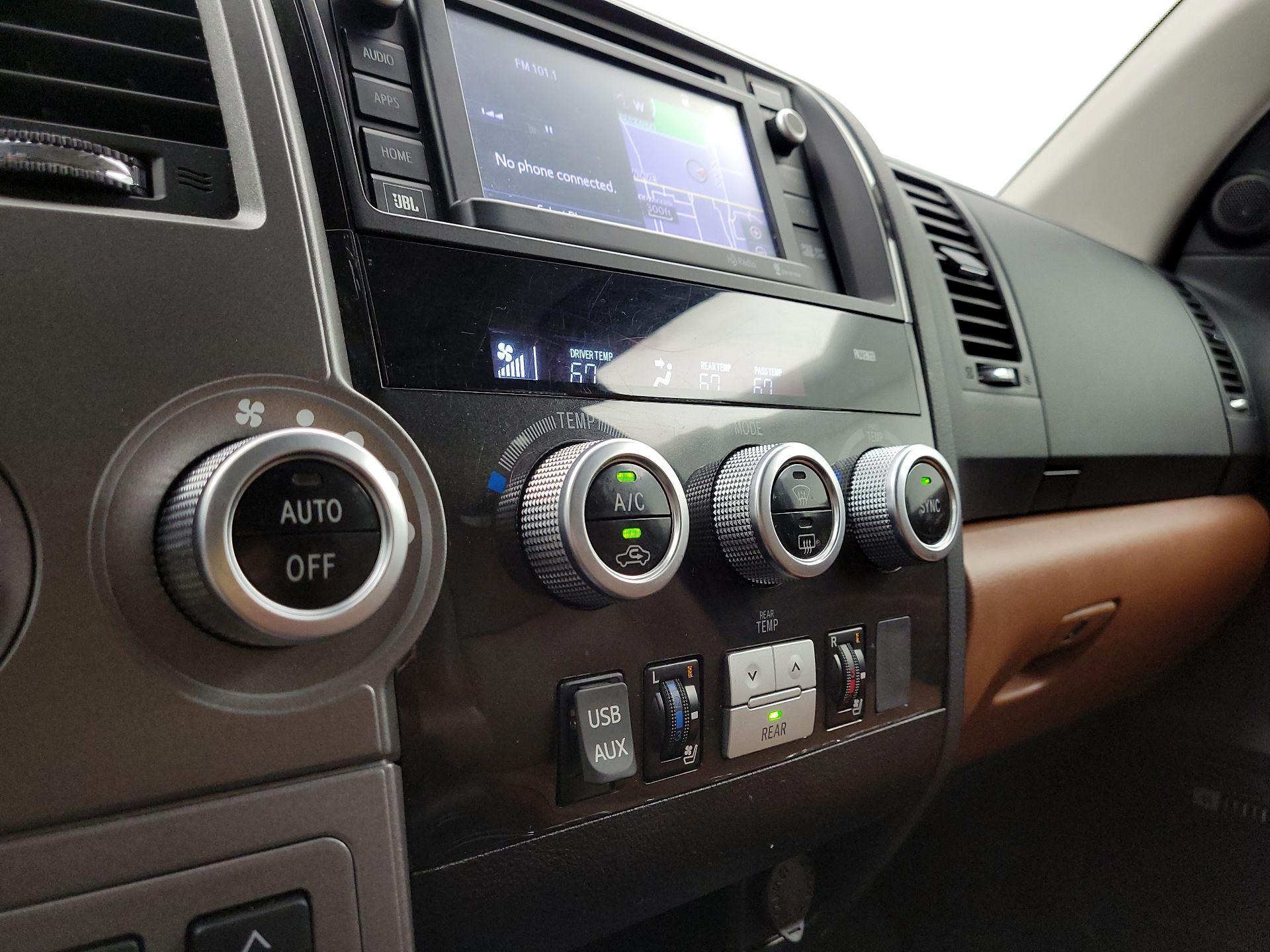 Thumbnail: 2014 Toyota Sequoia - 17