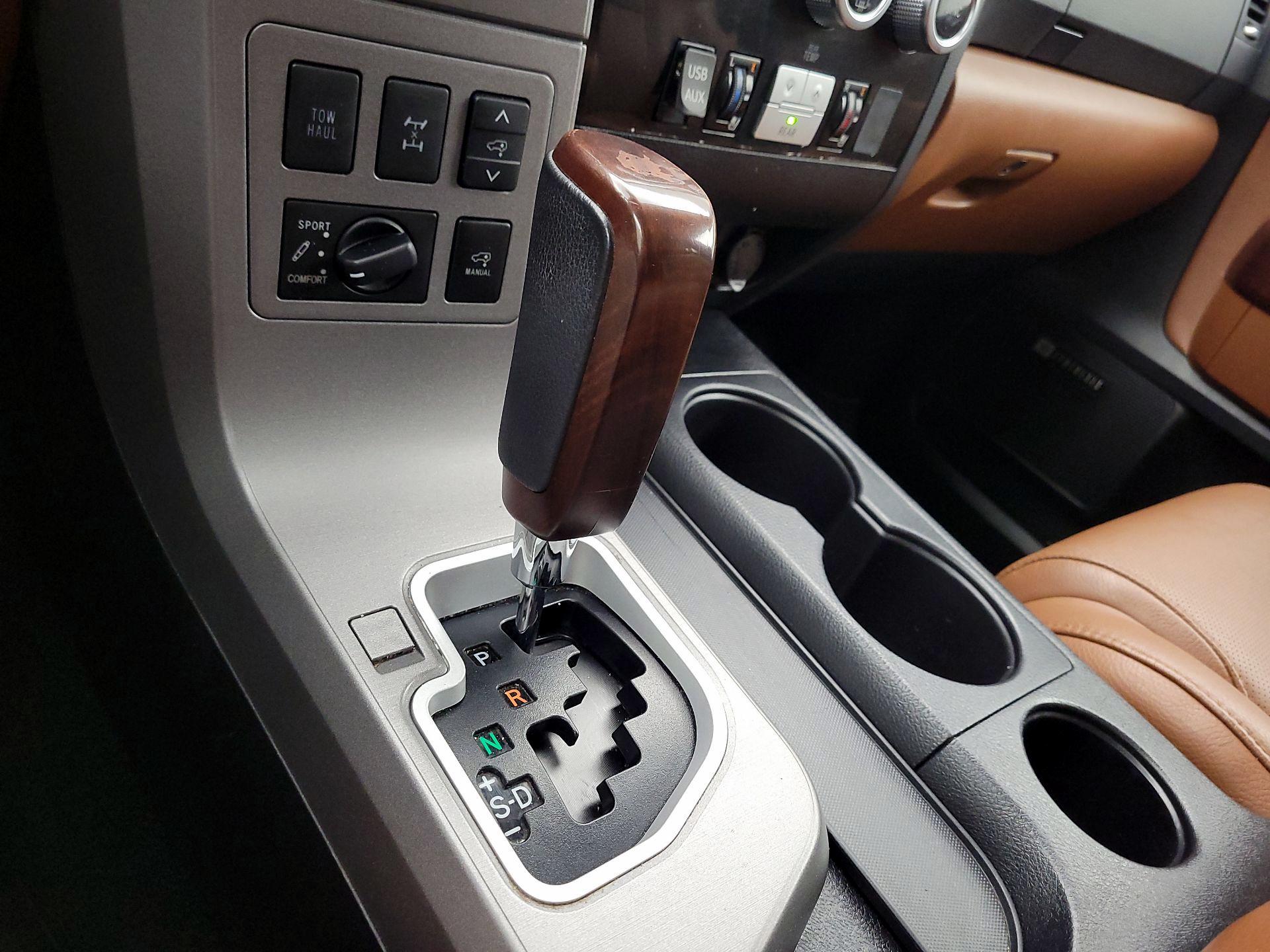 Thumbnail: 2014 Toyota Sequoia - 18