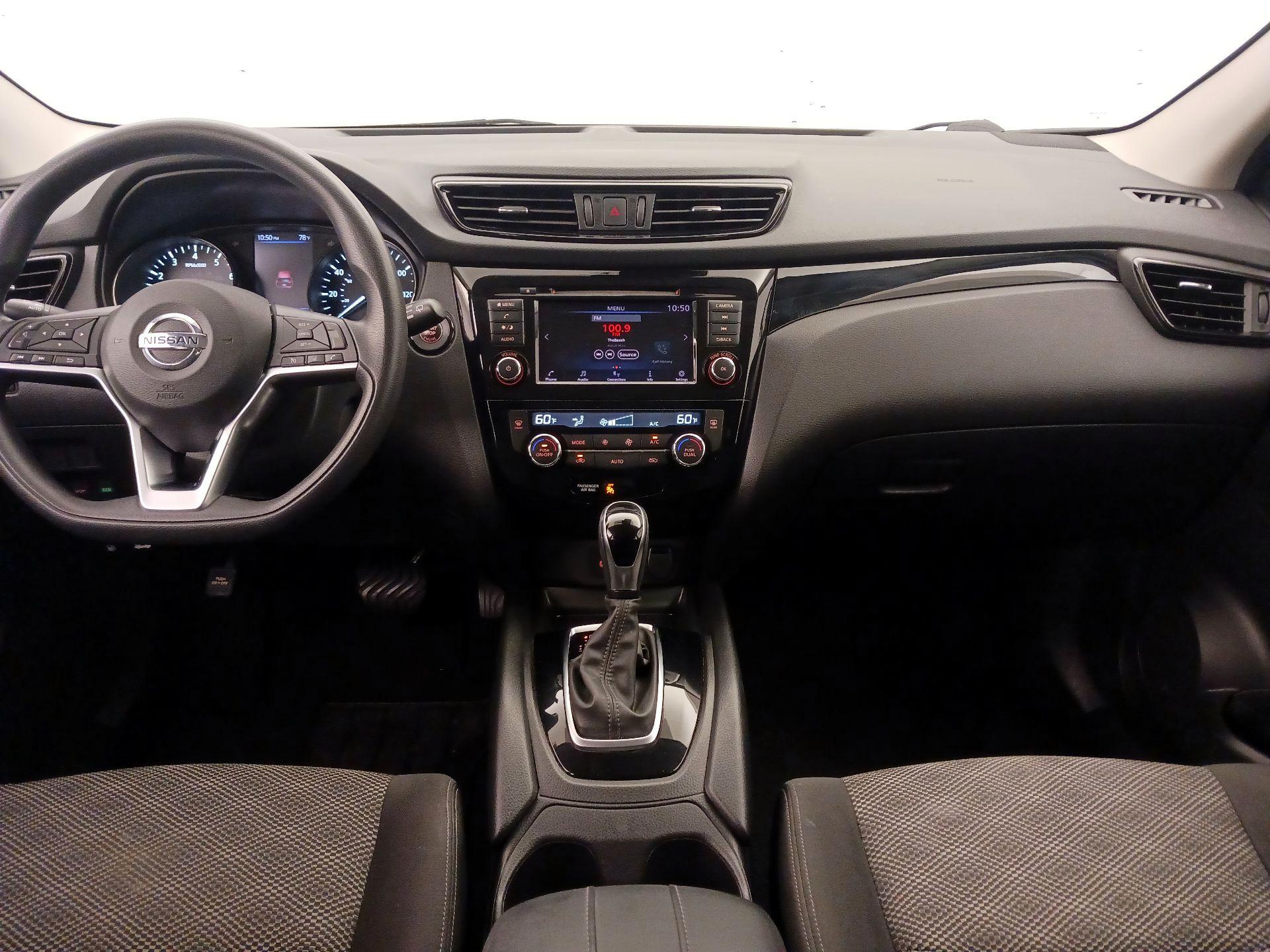 Thumbnail: 2020 Nissan Rogue Sport - 9