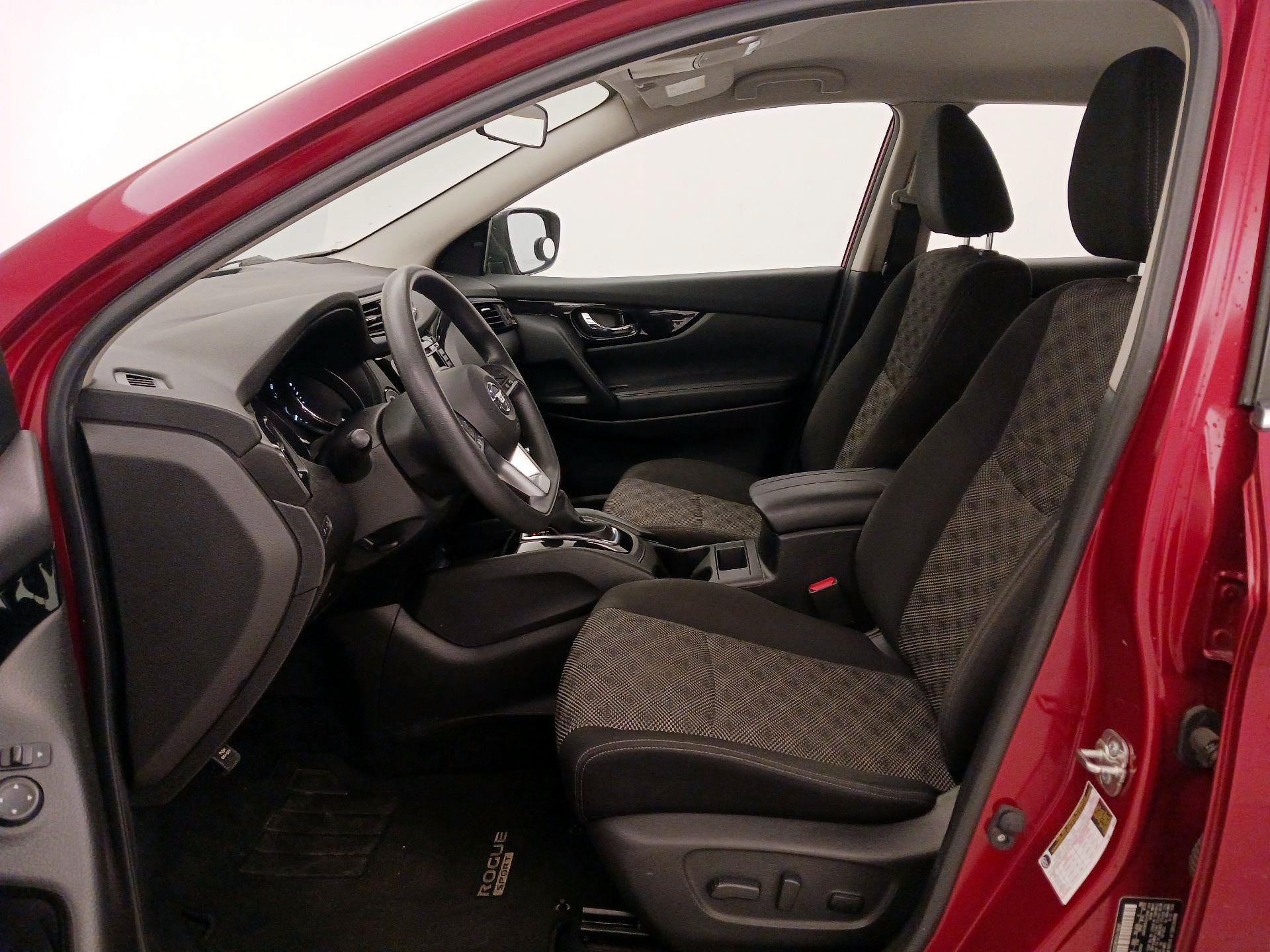 Thumbnail: 2020 Nissan Rogue Sport - 11