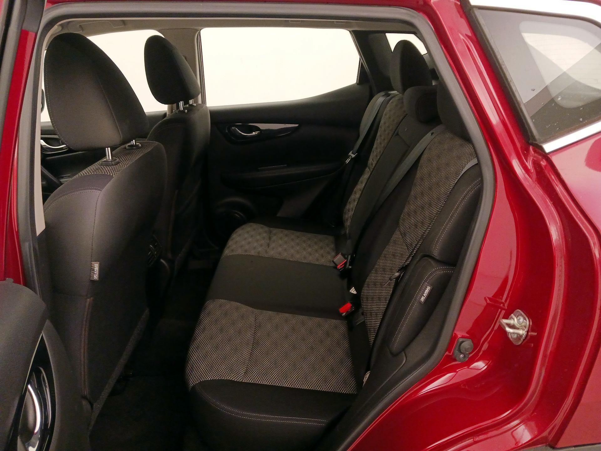 Thumbnail: 2020 Nissan Rogue Sport - 19