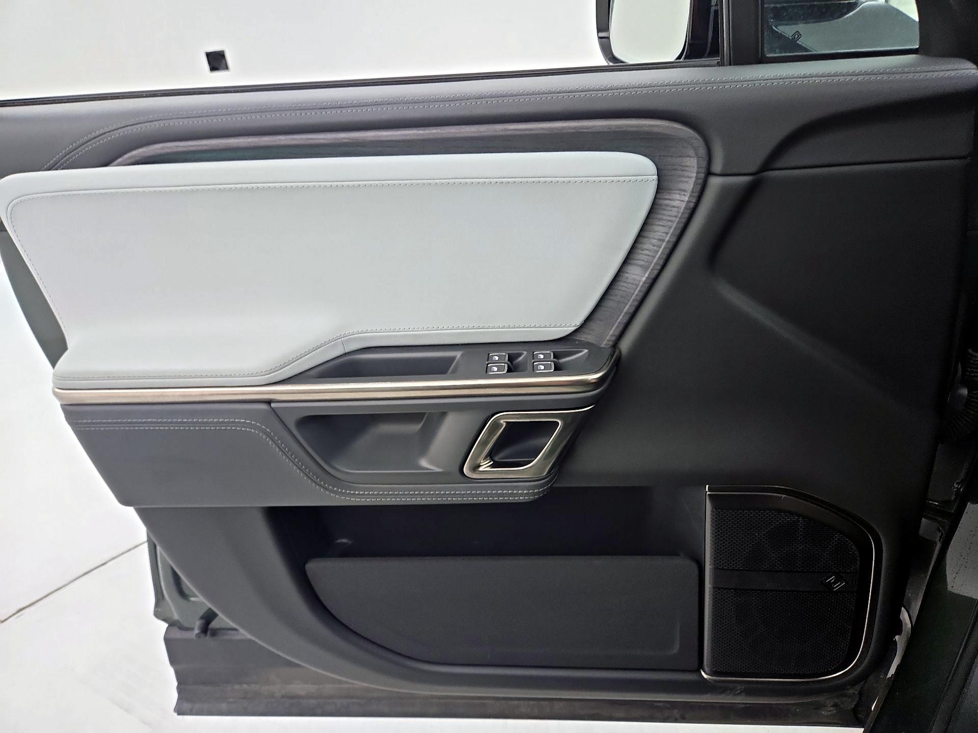 Thumbnail: 2023 Rivian R1S - 12