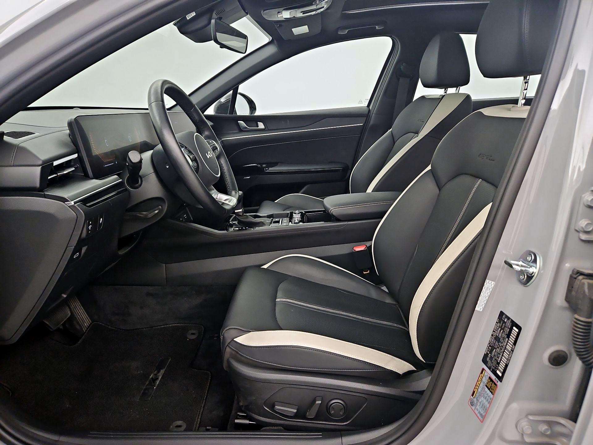 Thumbnail: 2025 Kia K5 - 11