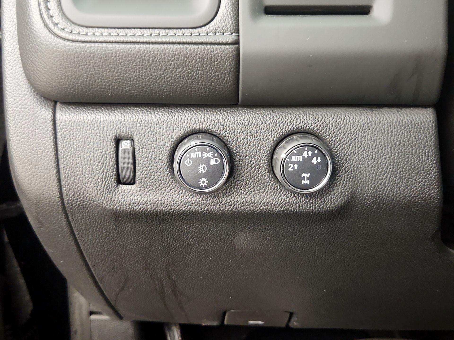 Thumbnail: 2015 GMC Canyon - 13