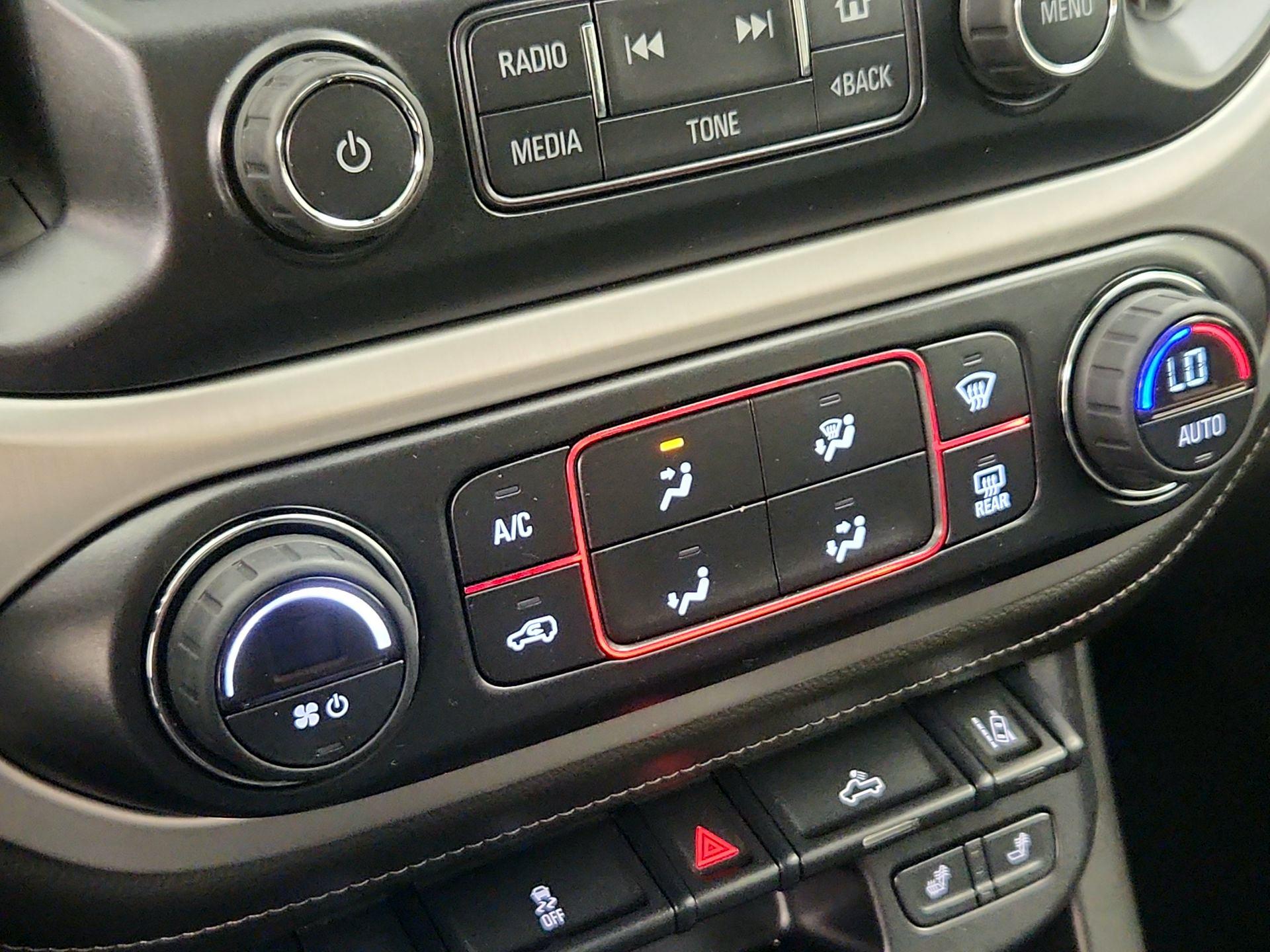 Thumbnail: 2015 GMC Canyon - 16