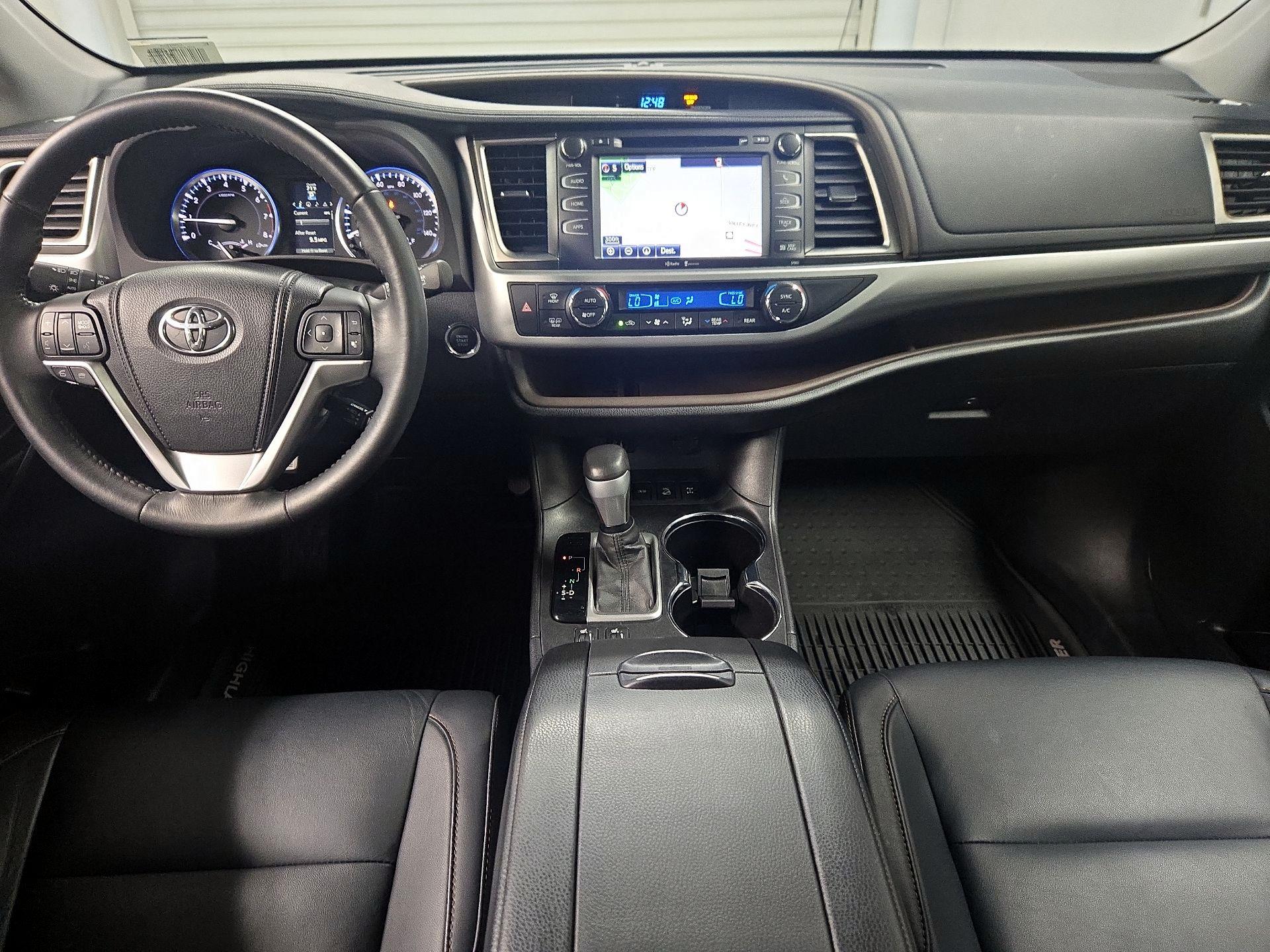 Thumbnail: 2015 Toyota Highlander - 9