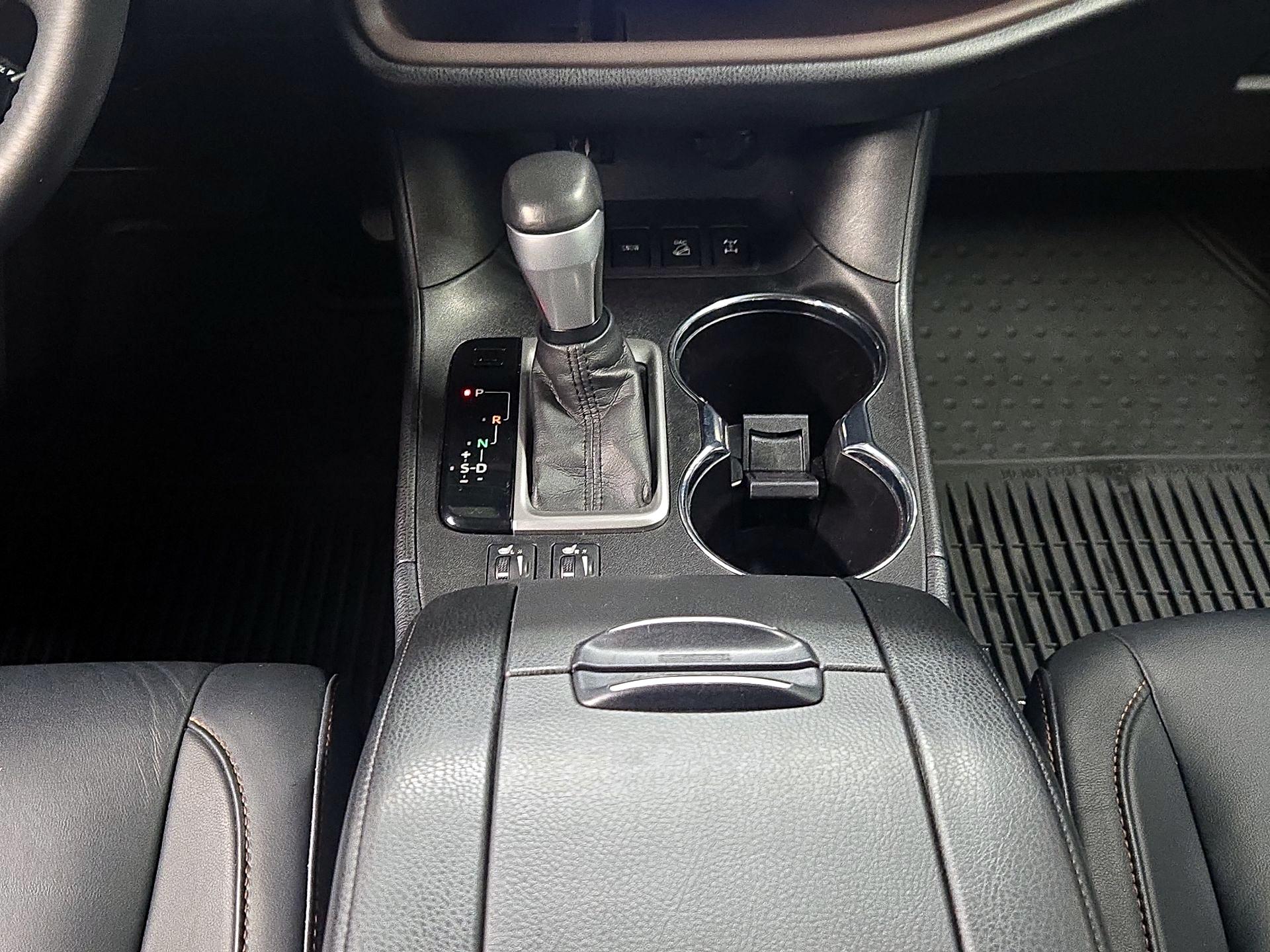 Thumbnail: 2015 Toyota Highlander - 18
