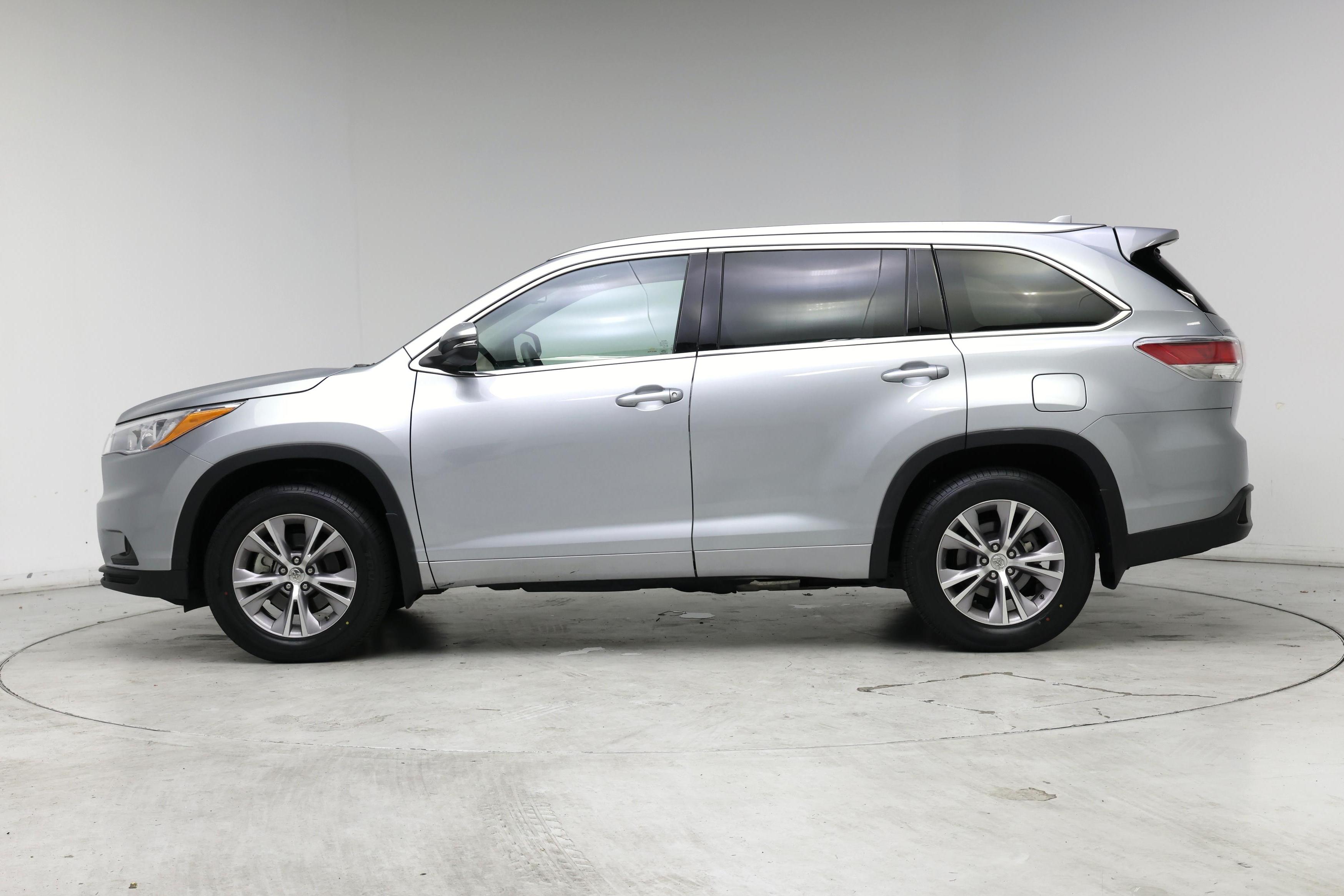 Thumbnail: 2015 Toyota Highlander - 3