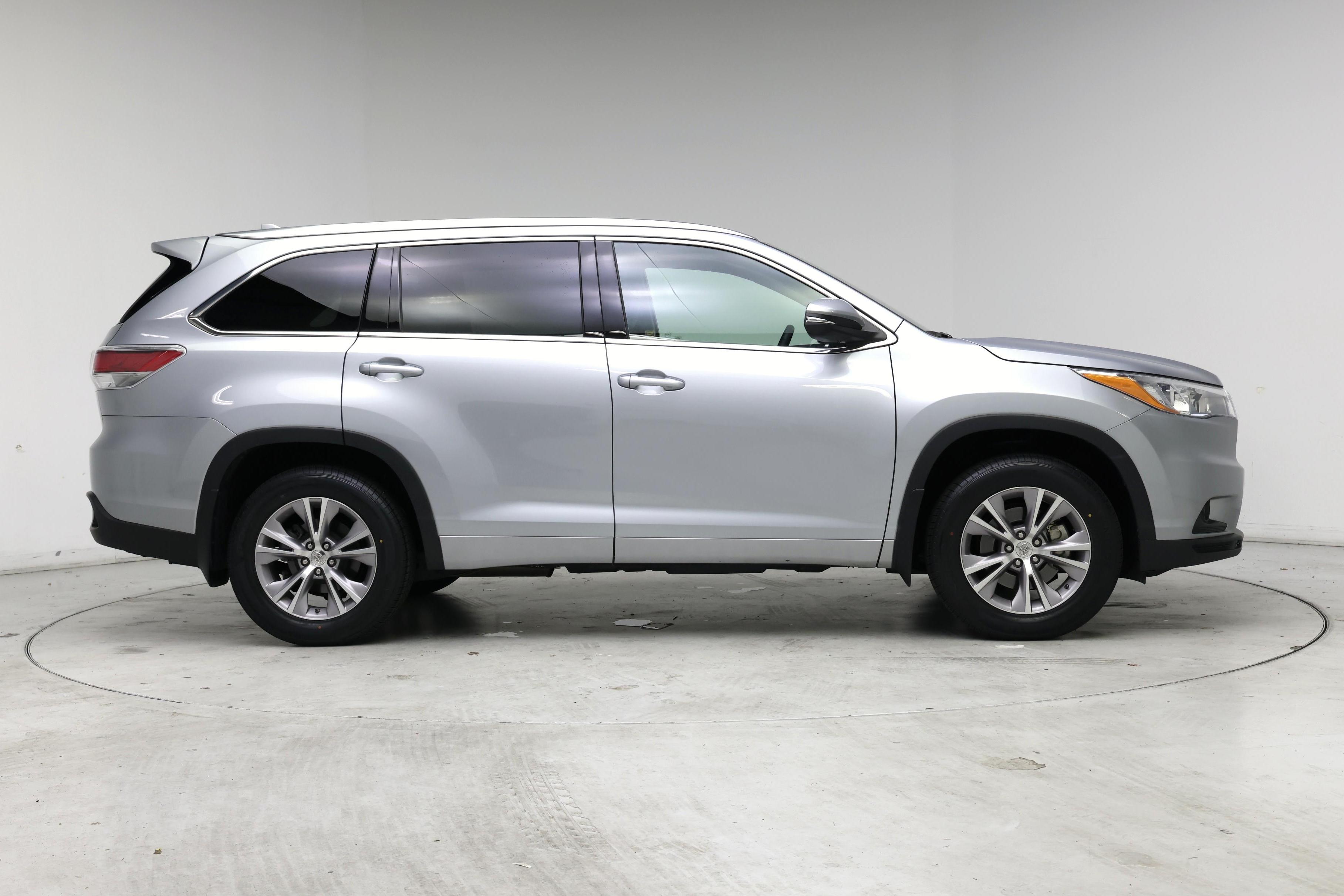Thumbnail: 2015 Toyota Highlander - 7