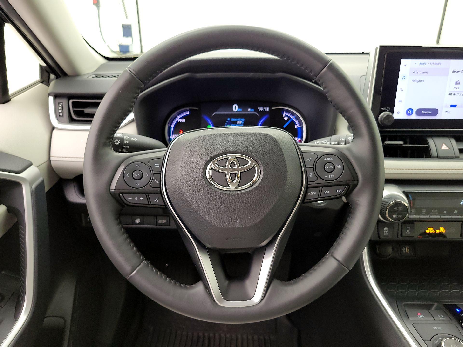 Thumbnail: 2024 Toyota RAV4 - 10