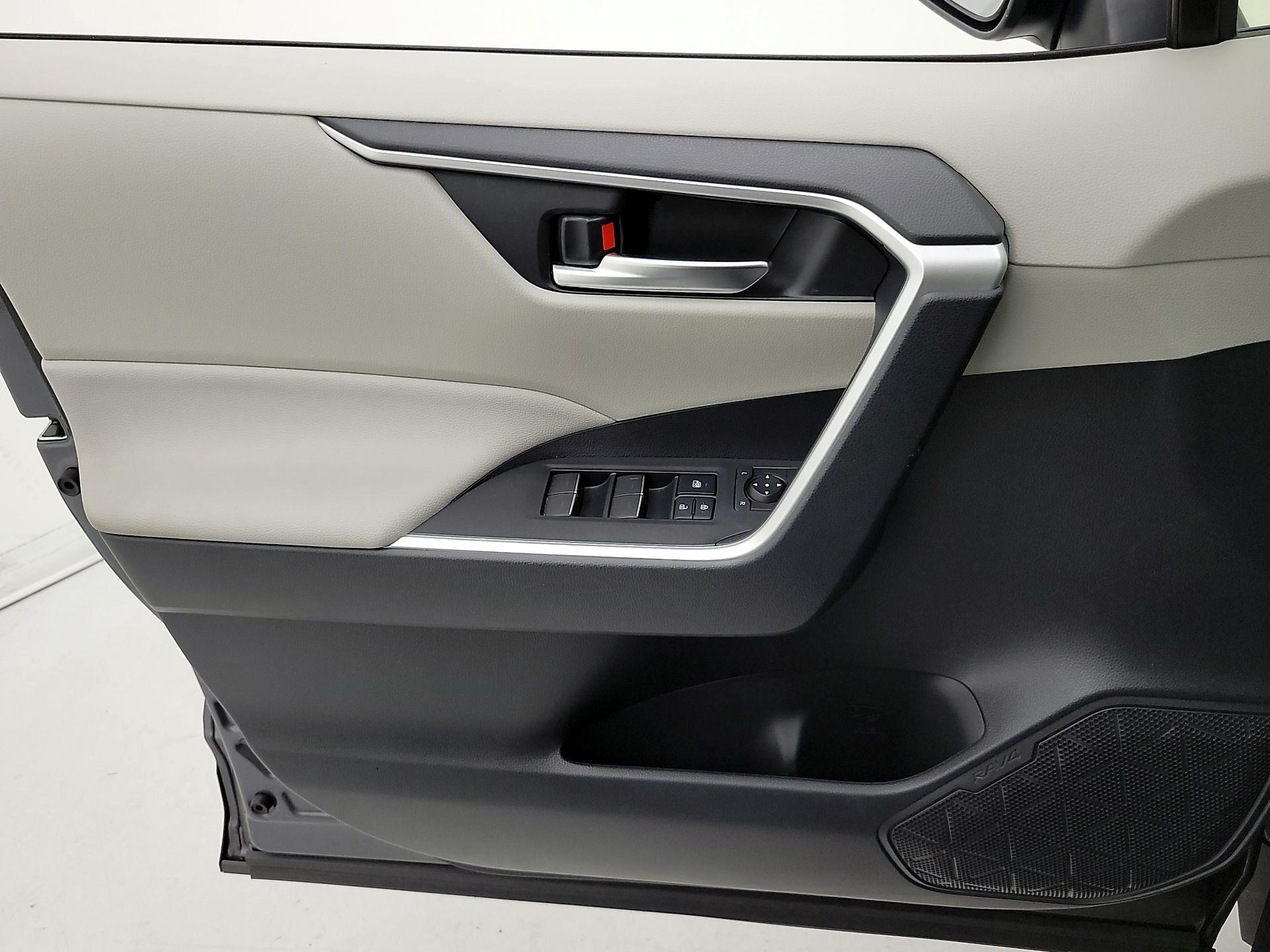 Thumbnail: 2024 Toyota RAV4 - 12